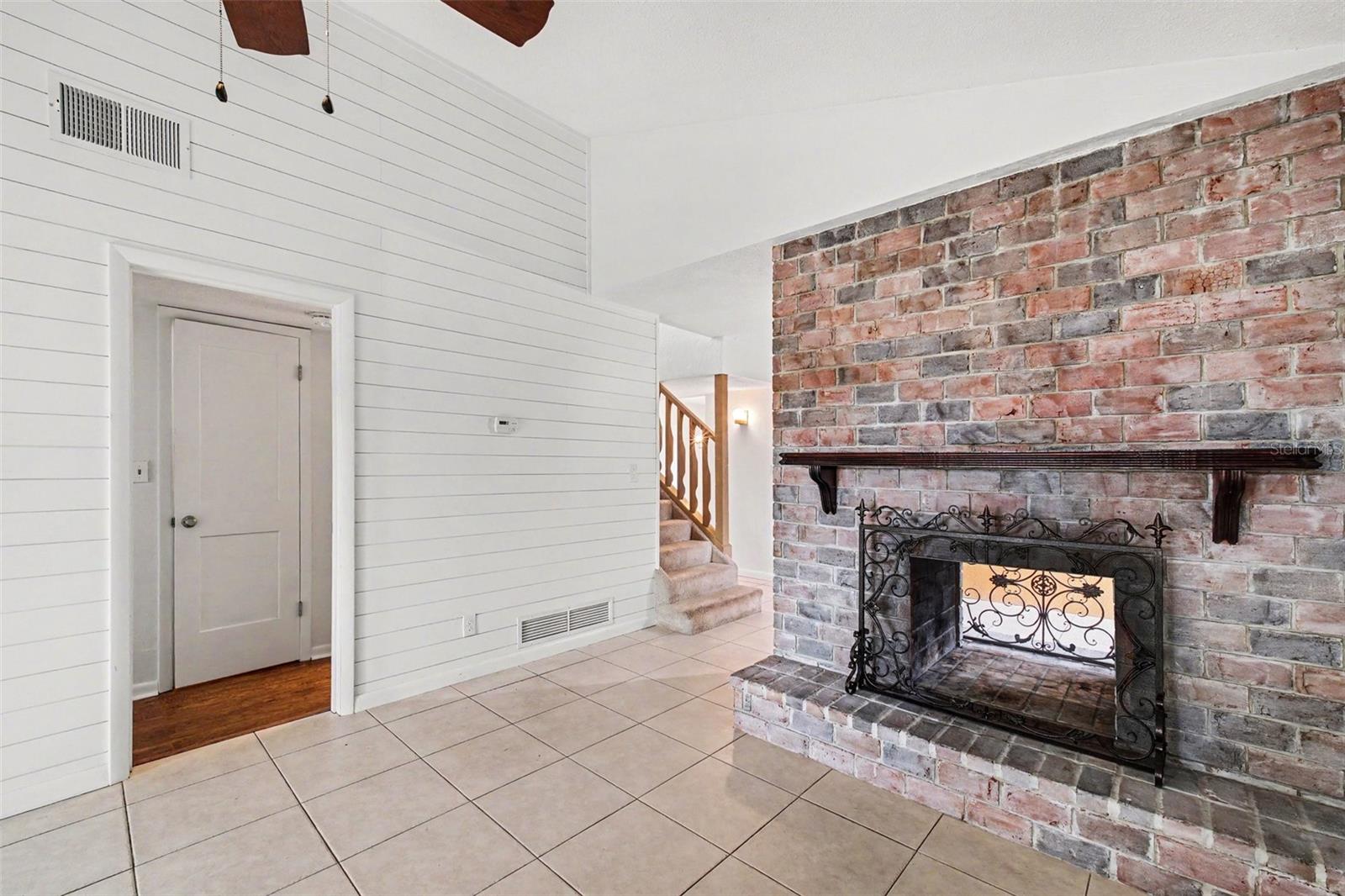 NORTHBROOK UNIT 01 - Residential