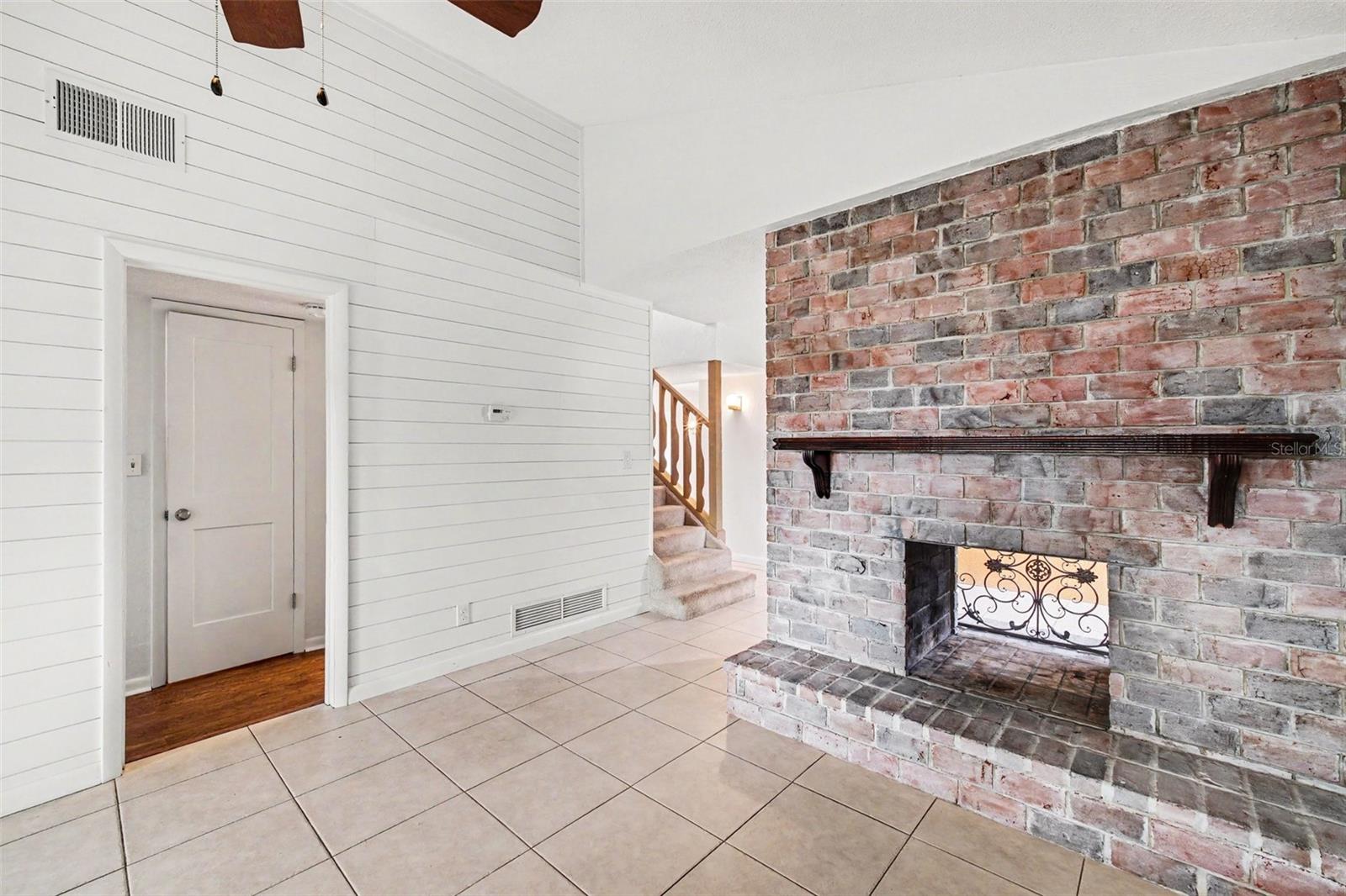 NORTHBROOK UNIT 01 - Residential