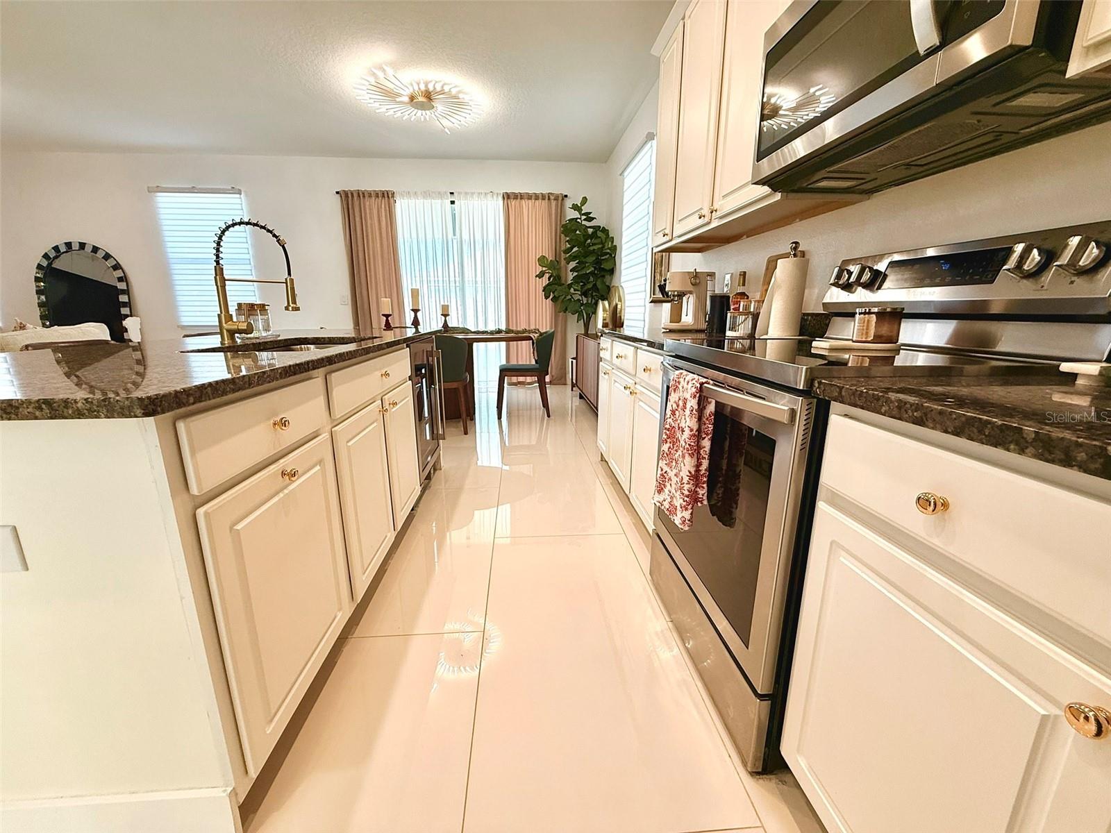 TAPESTRY PH 5 - Residential