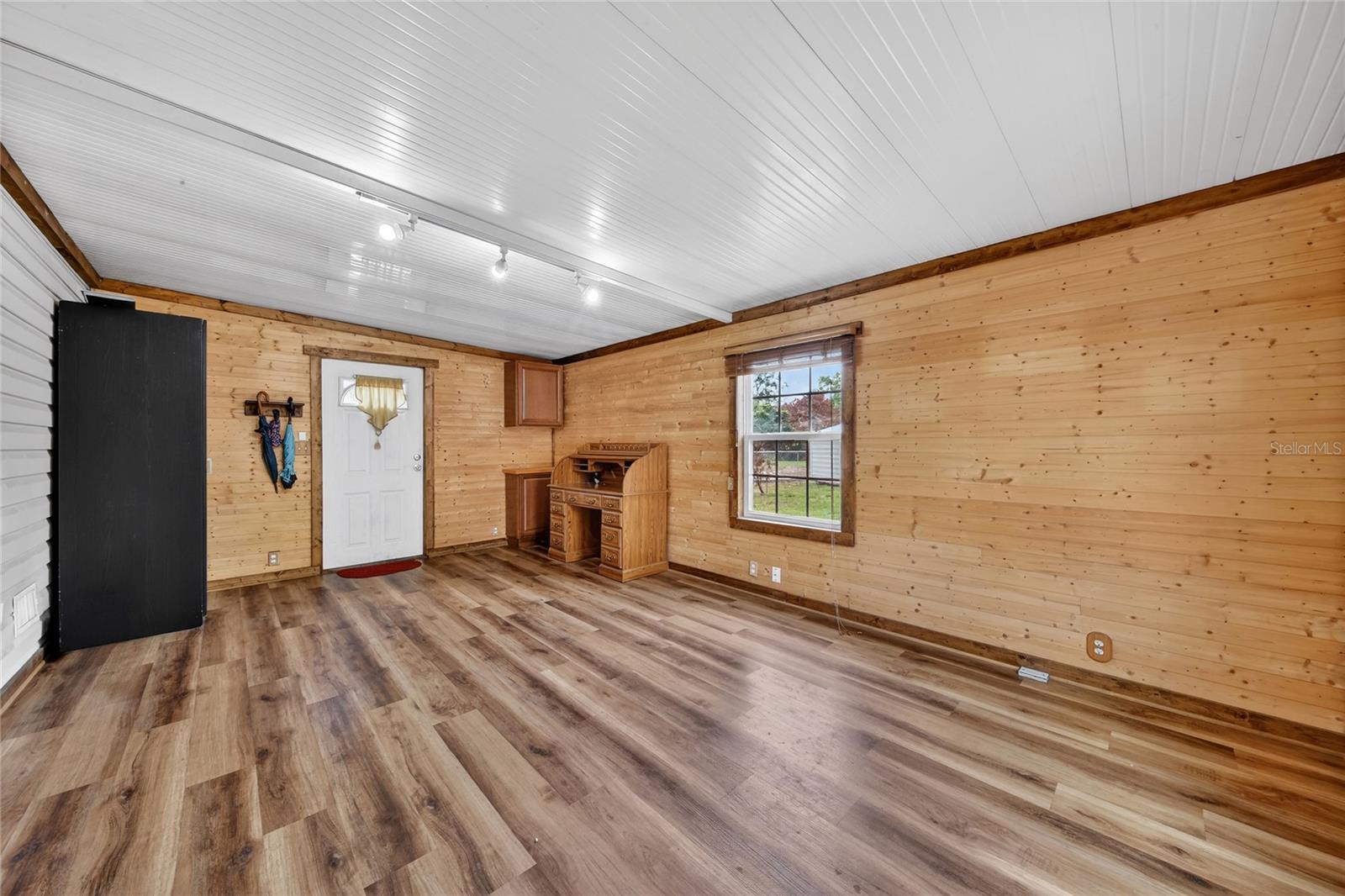 LEISURE ACRES - Residential