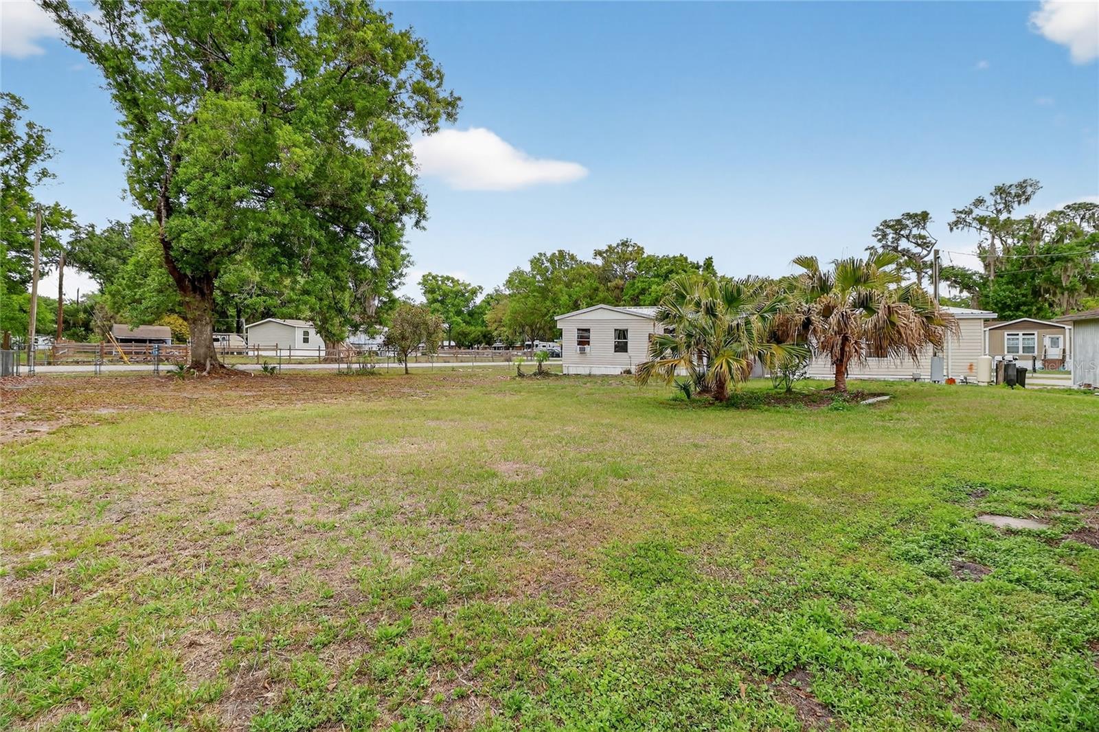 LEISURE ACRES - Residential