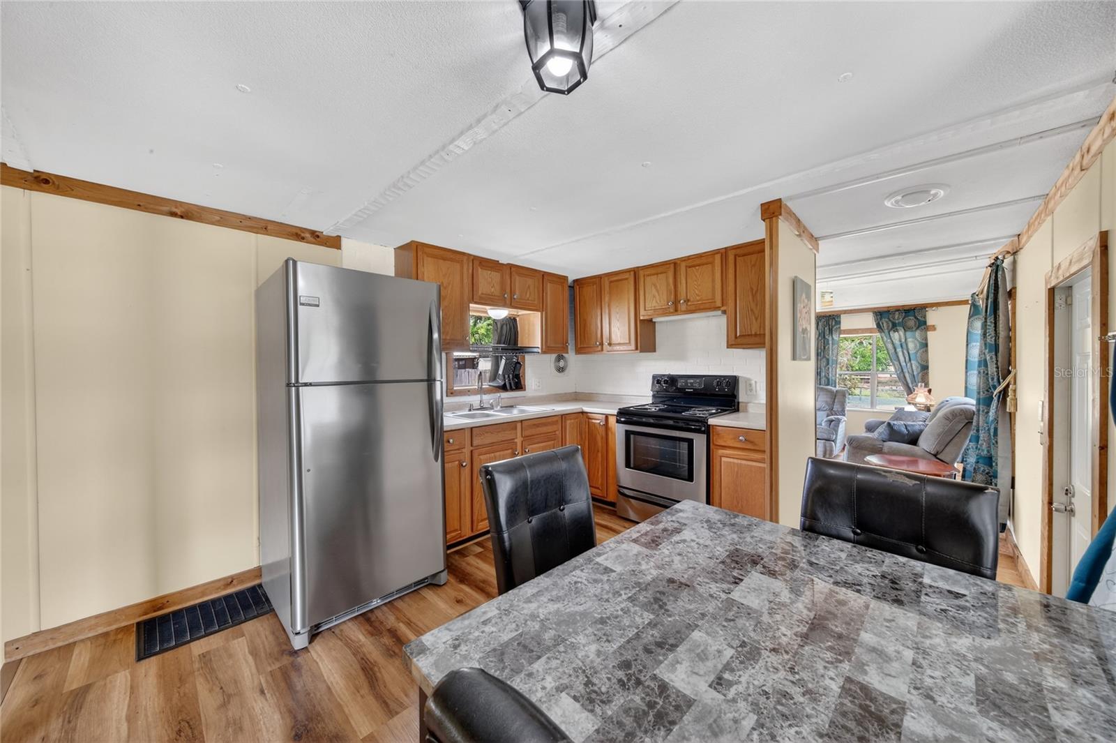 LEISURE ACRES - Residential