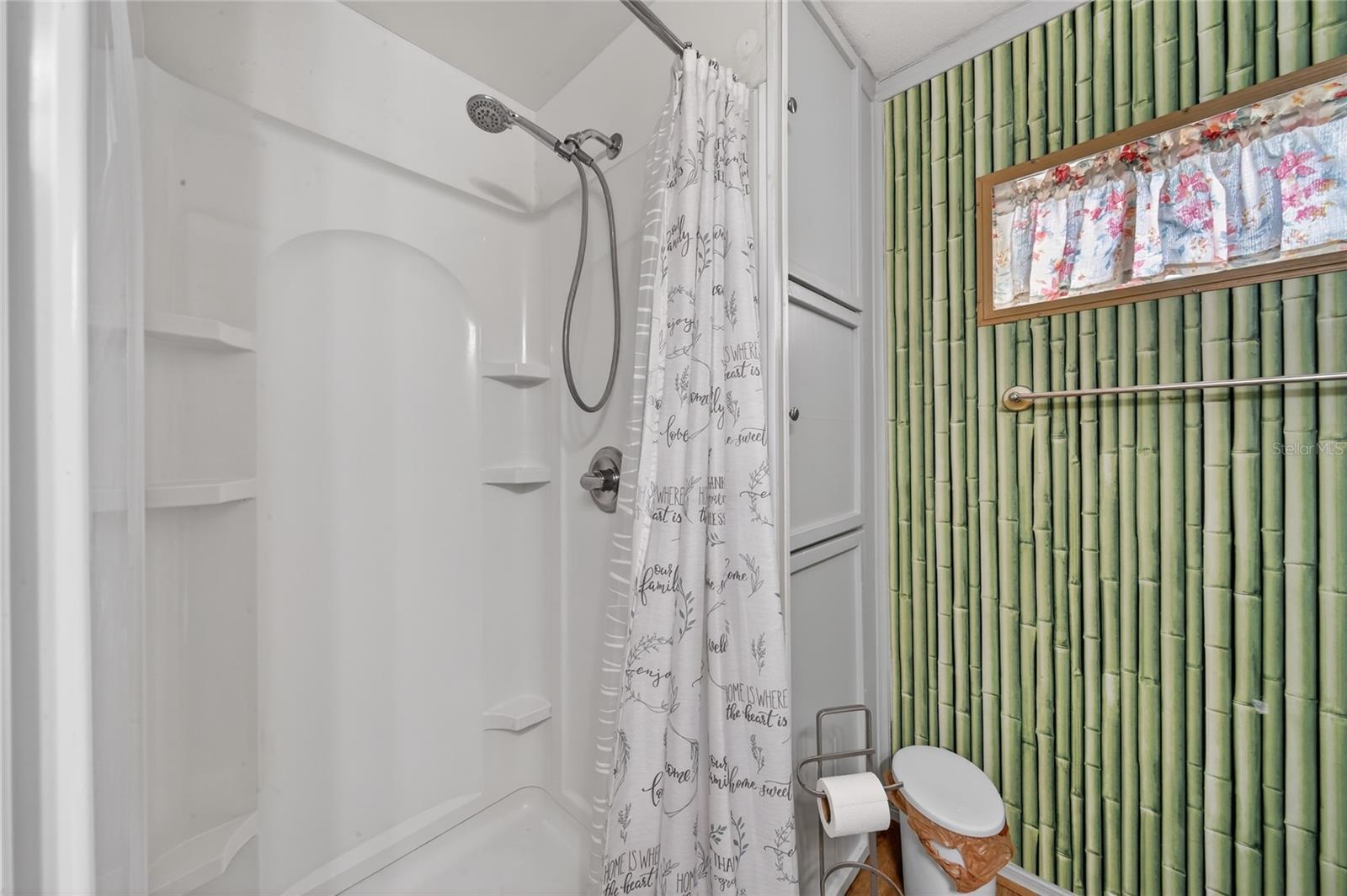 LEISURE ACRES - Residential