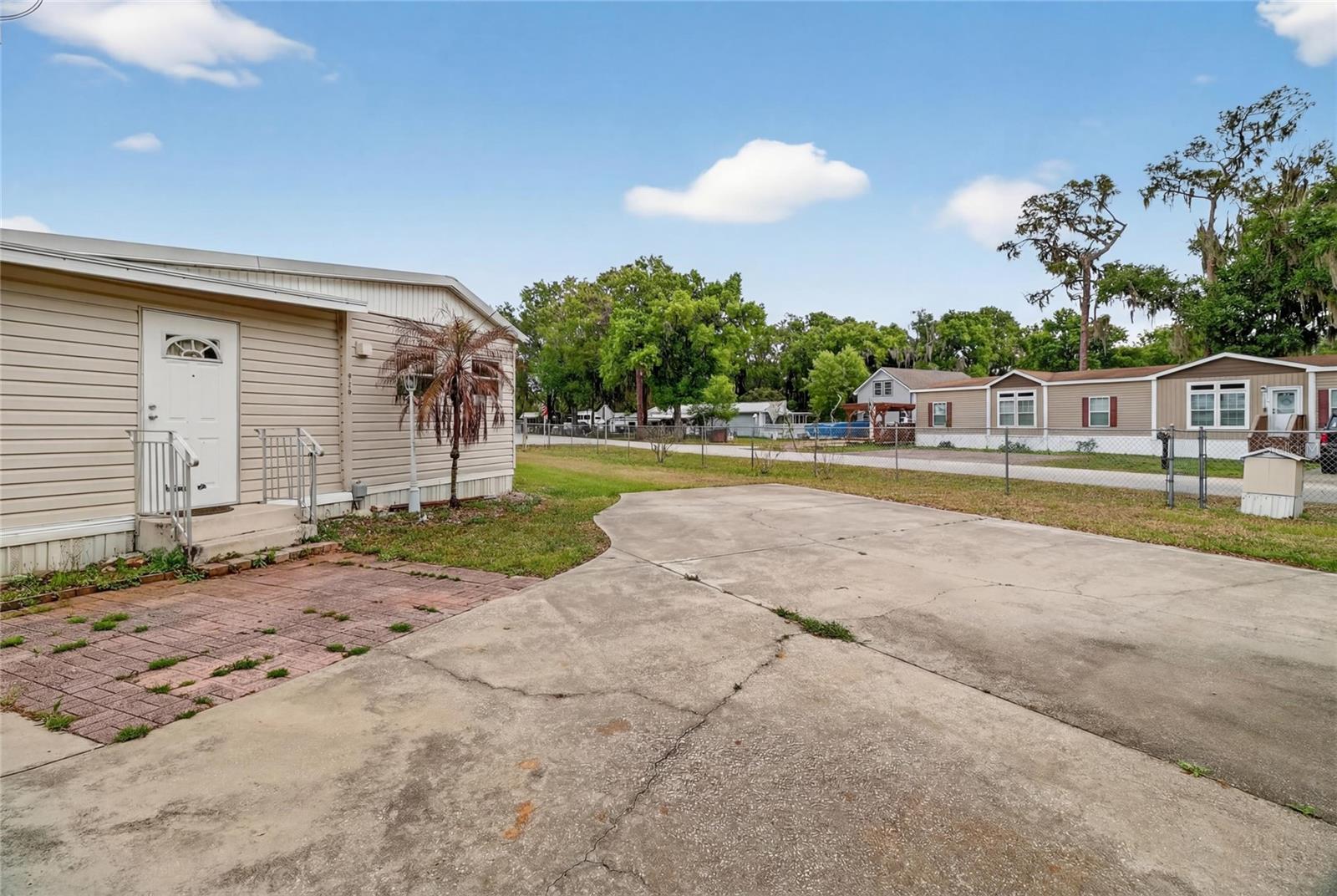 LEISURE ACRES - Residential