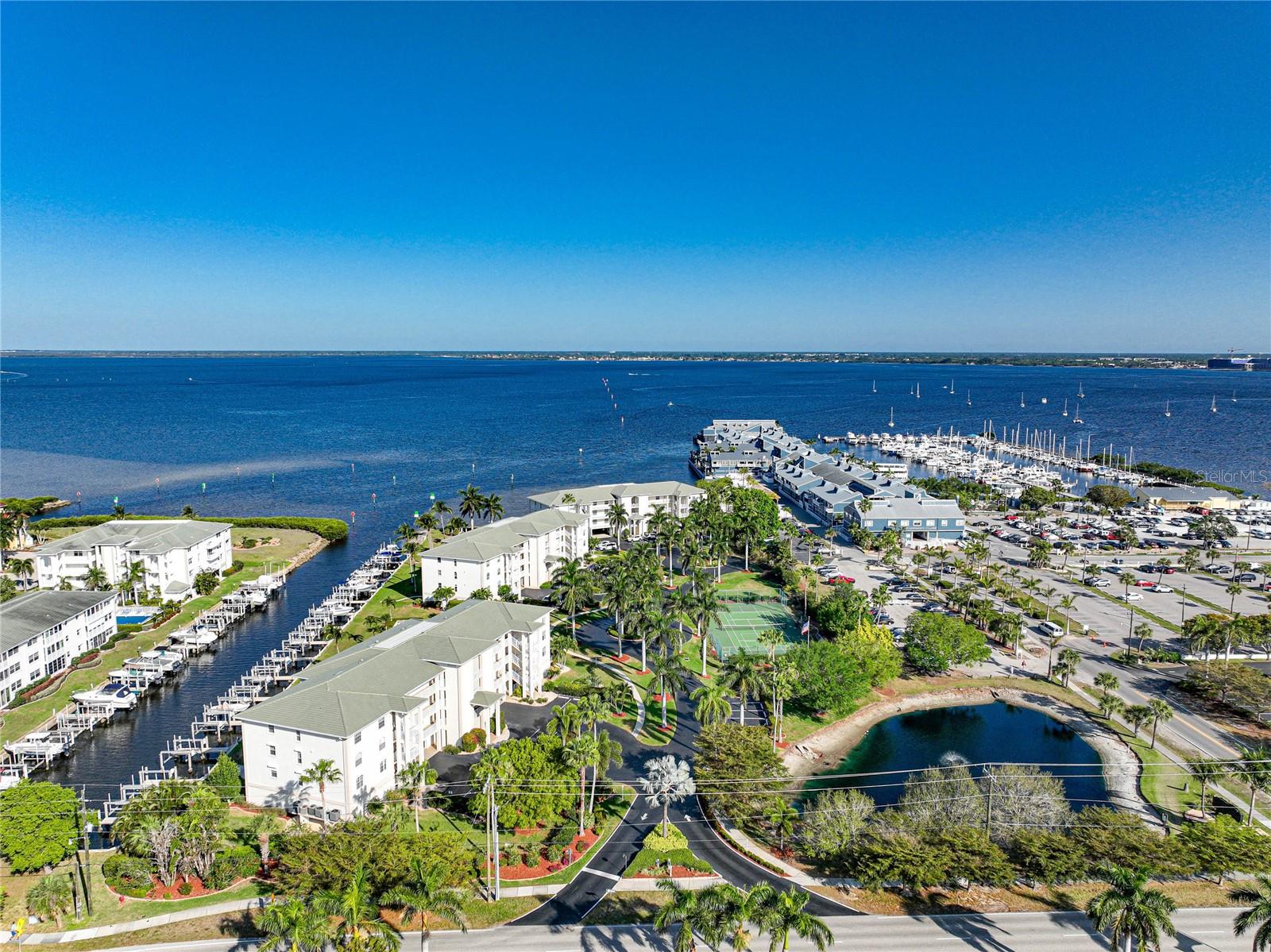 STARBOARD POINT PH 01 BLDG 03 - Residential