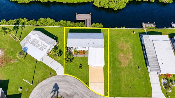 734 BLACKBURN BLVD, NORTH PORT, FL 34287 - Image feef78c46ecf5e46a18afb7caf5be3eb/2792767843