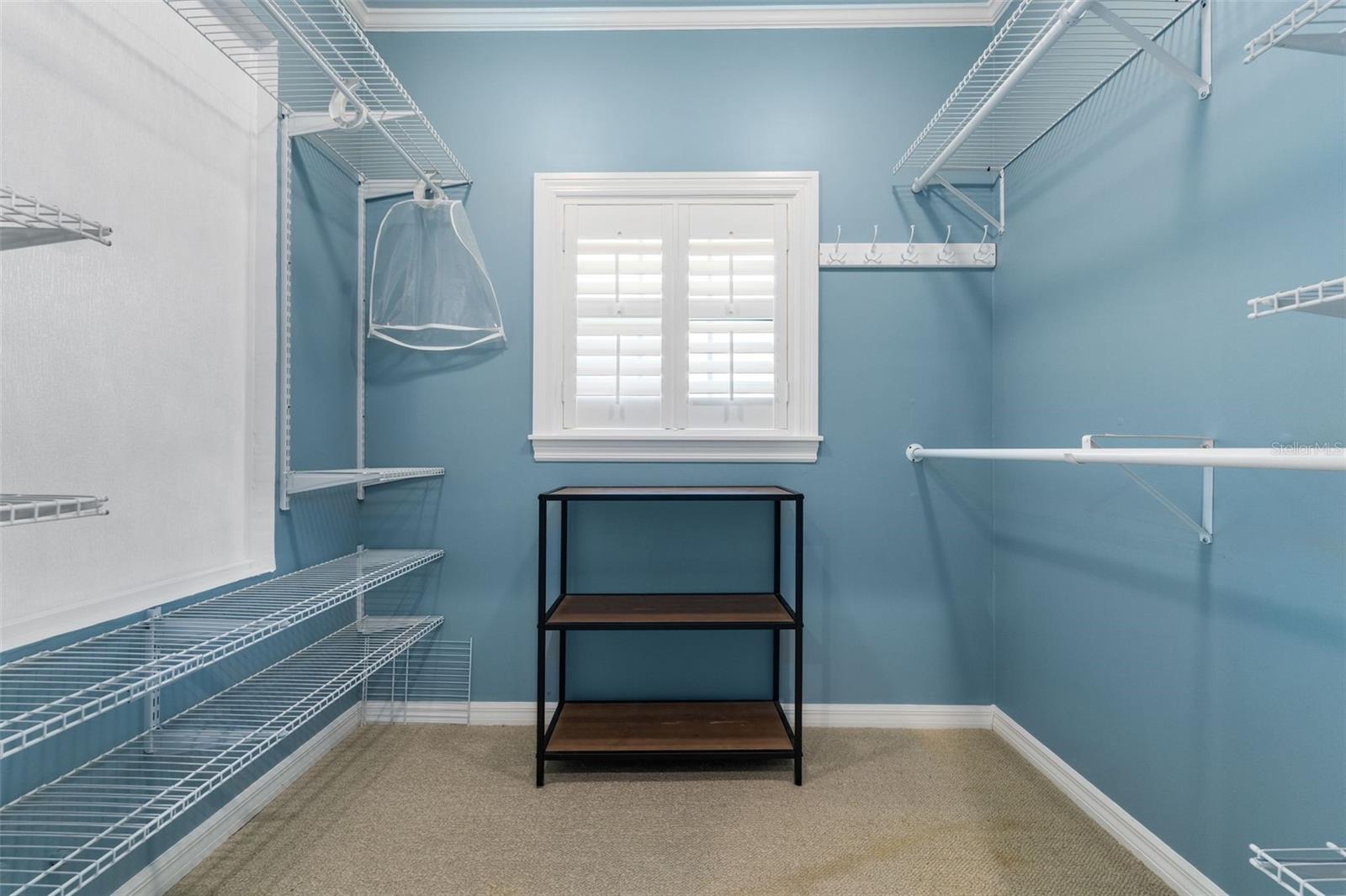 COUNTRY CLUB MANOR - Residential