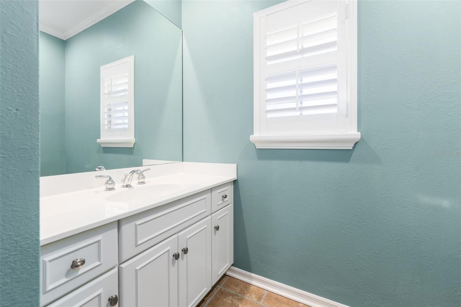 COUNTRY CLUB MANOR - Residential