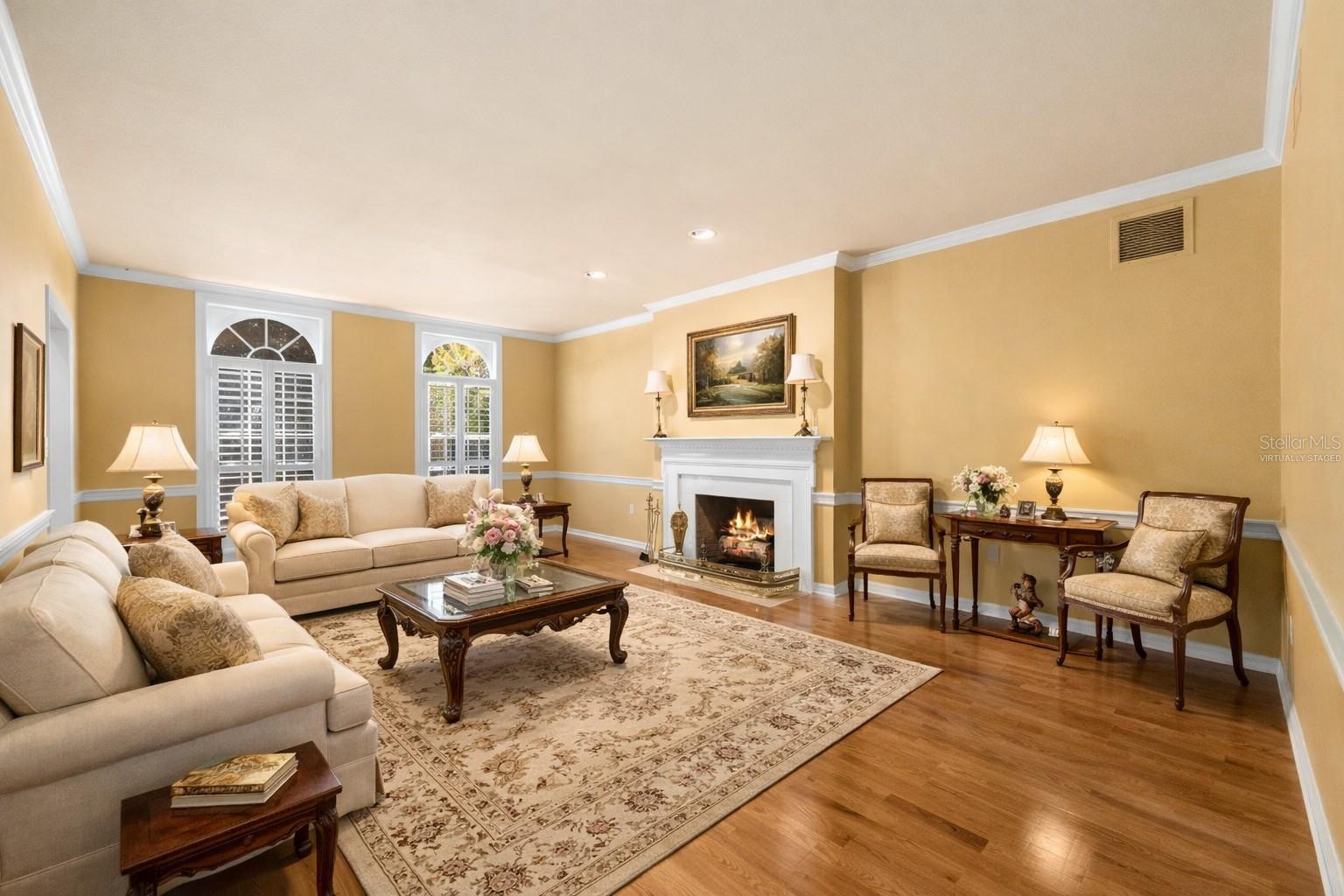 COUNTRY CLUB MANOR - Residential