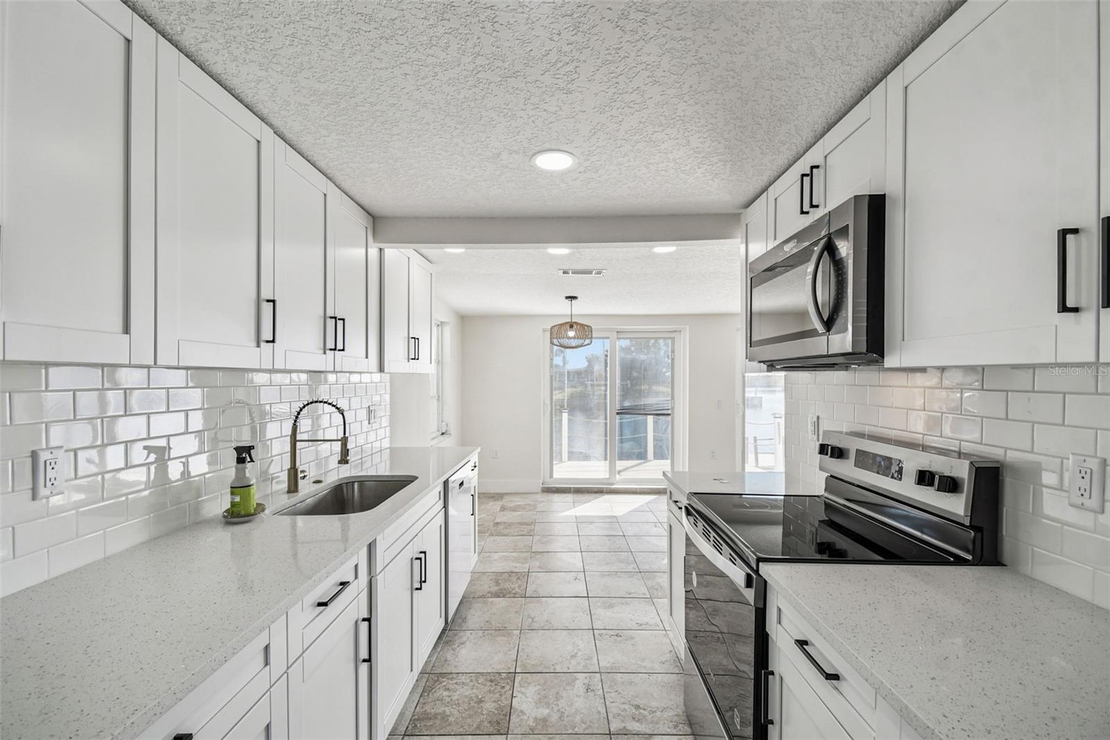 LEISURE BEACH - Residential