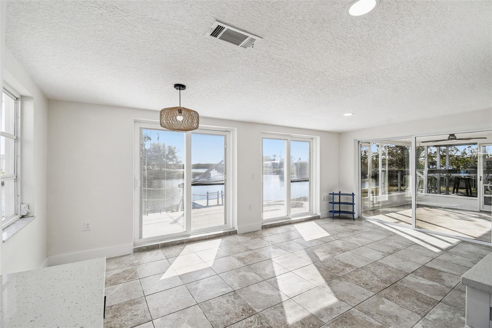 LEISURE BEACH - Residential