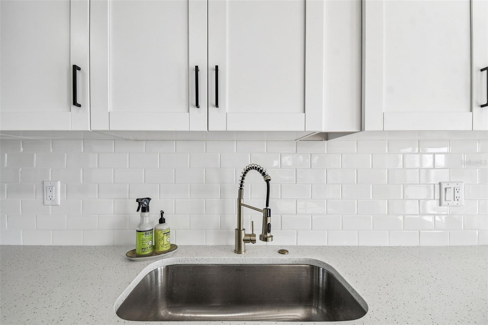 LEISURE BEACH - Residential