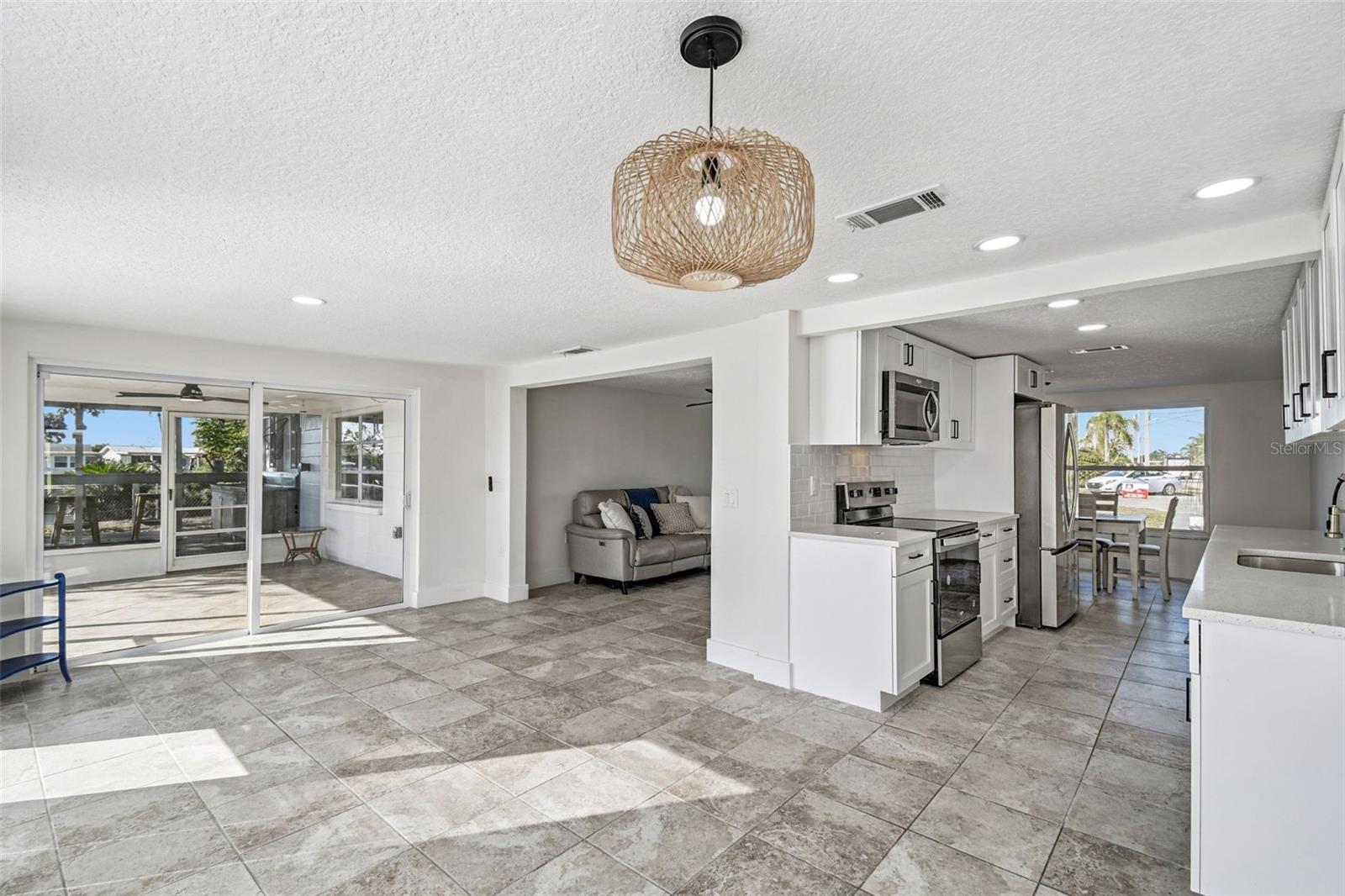 LEISURE BEACH - Residential