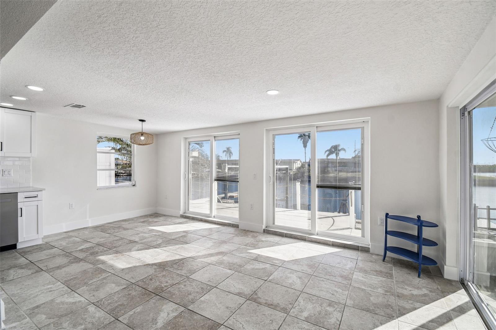 LEISURE BEACH - Residential