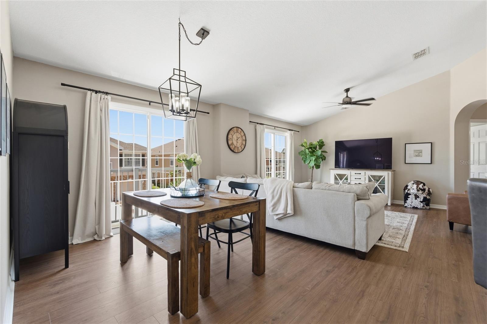BAY BREEZE COVE - Residential
