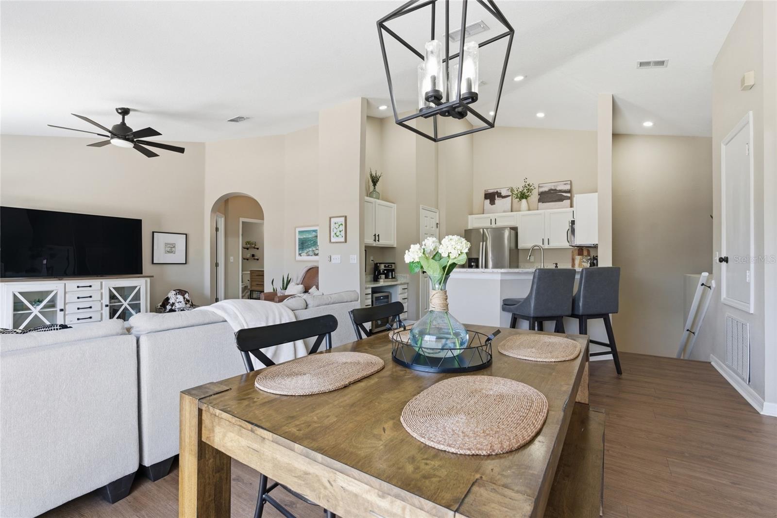 BAY BREEZE COVE - Residential