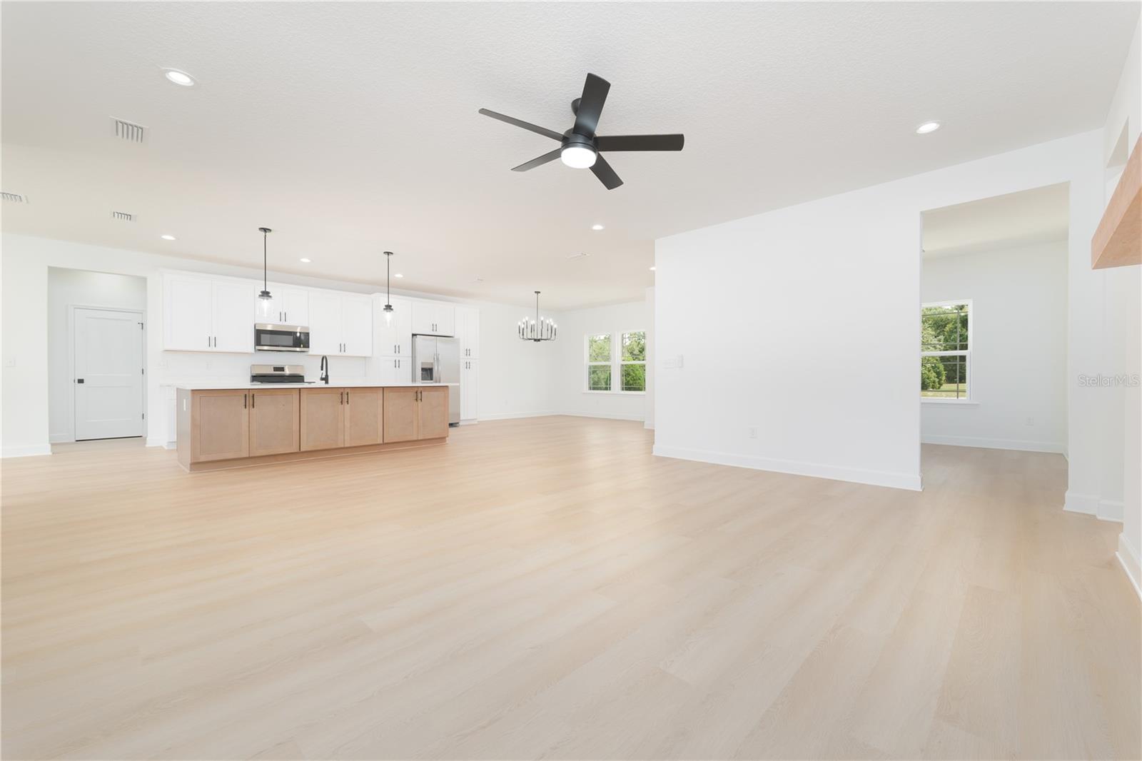 LANDMARK ESTS - Residential