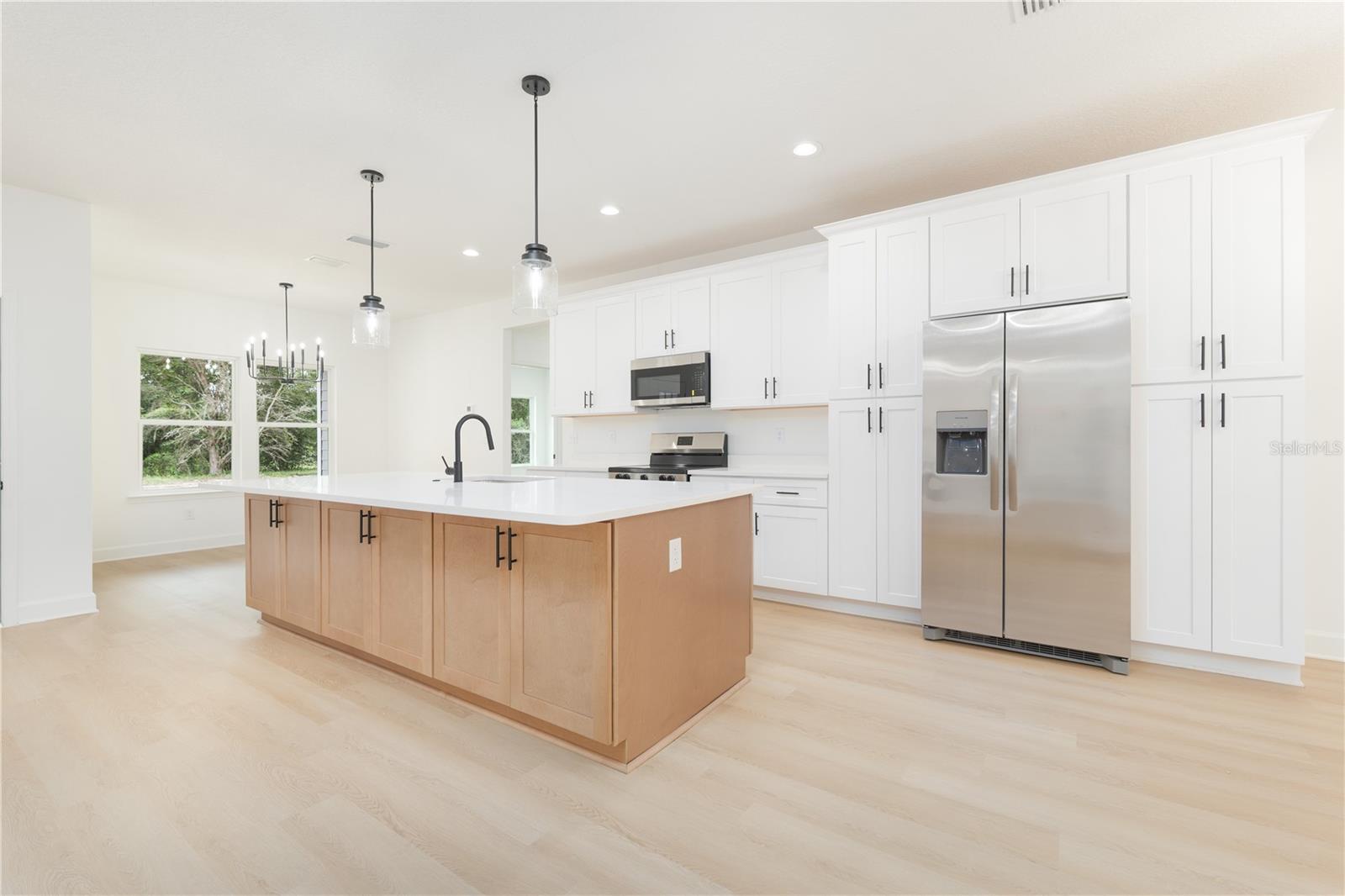 LANDMARK ESTS - Residential