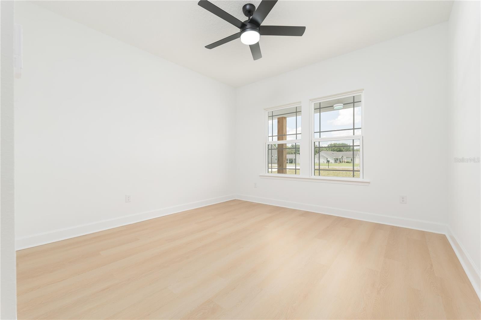 LANDMARK ESTS - Residential