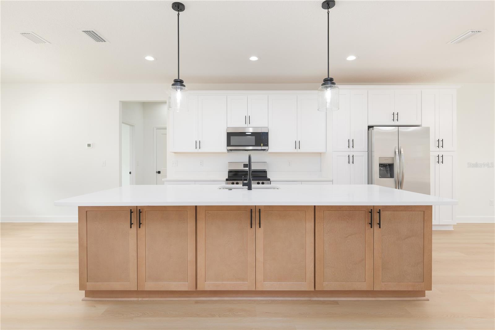 LANDMARK ESTS - Residential