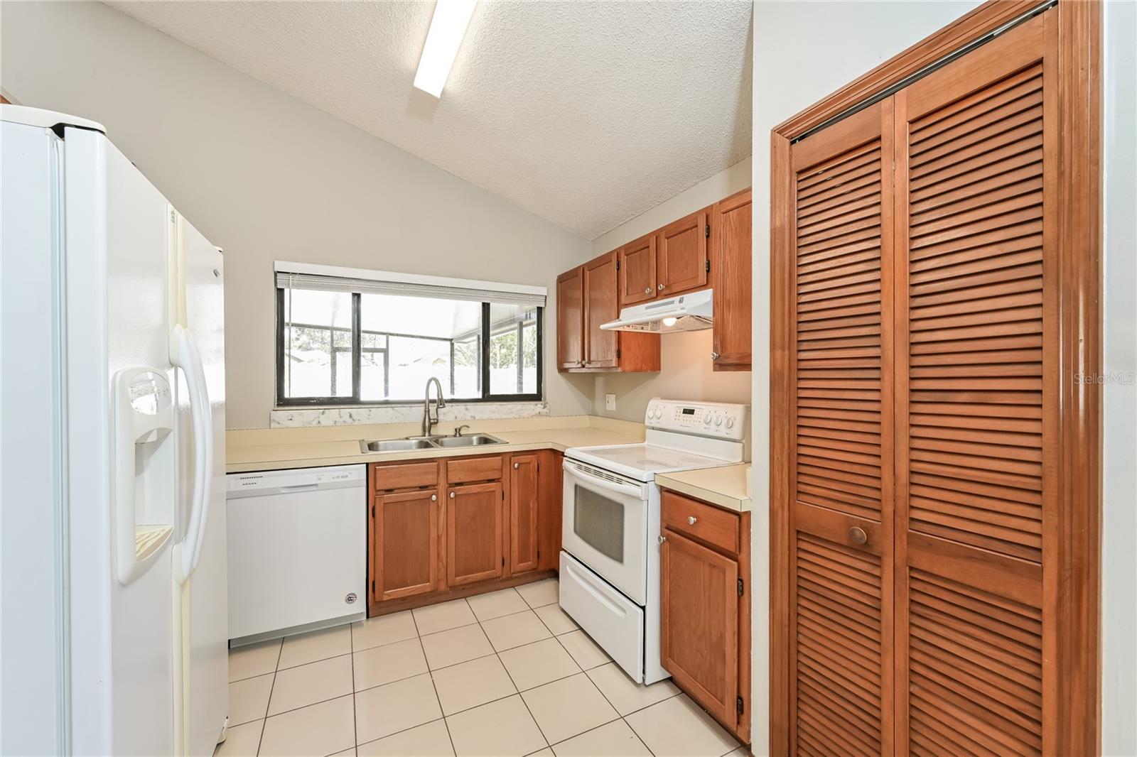 LAKEVIEW VILLAGE - Residential Lease