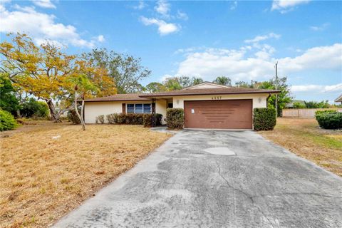 Photo of 6557 Bowline Drive, Sarasota, FL 34231 (MLS # A4678930)