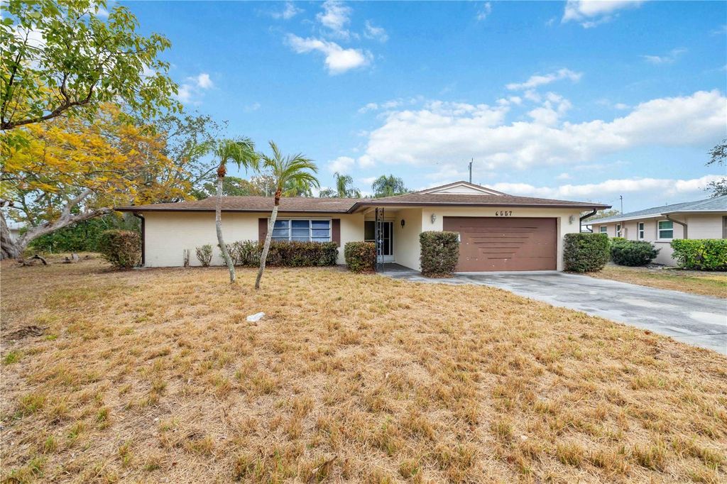 Photo of 6557 Bowline Drive, Sarasota, FL 34231 (MLS # A4678930)