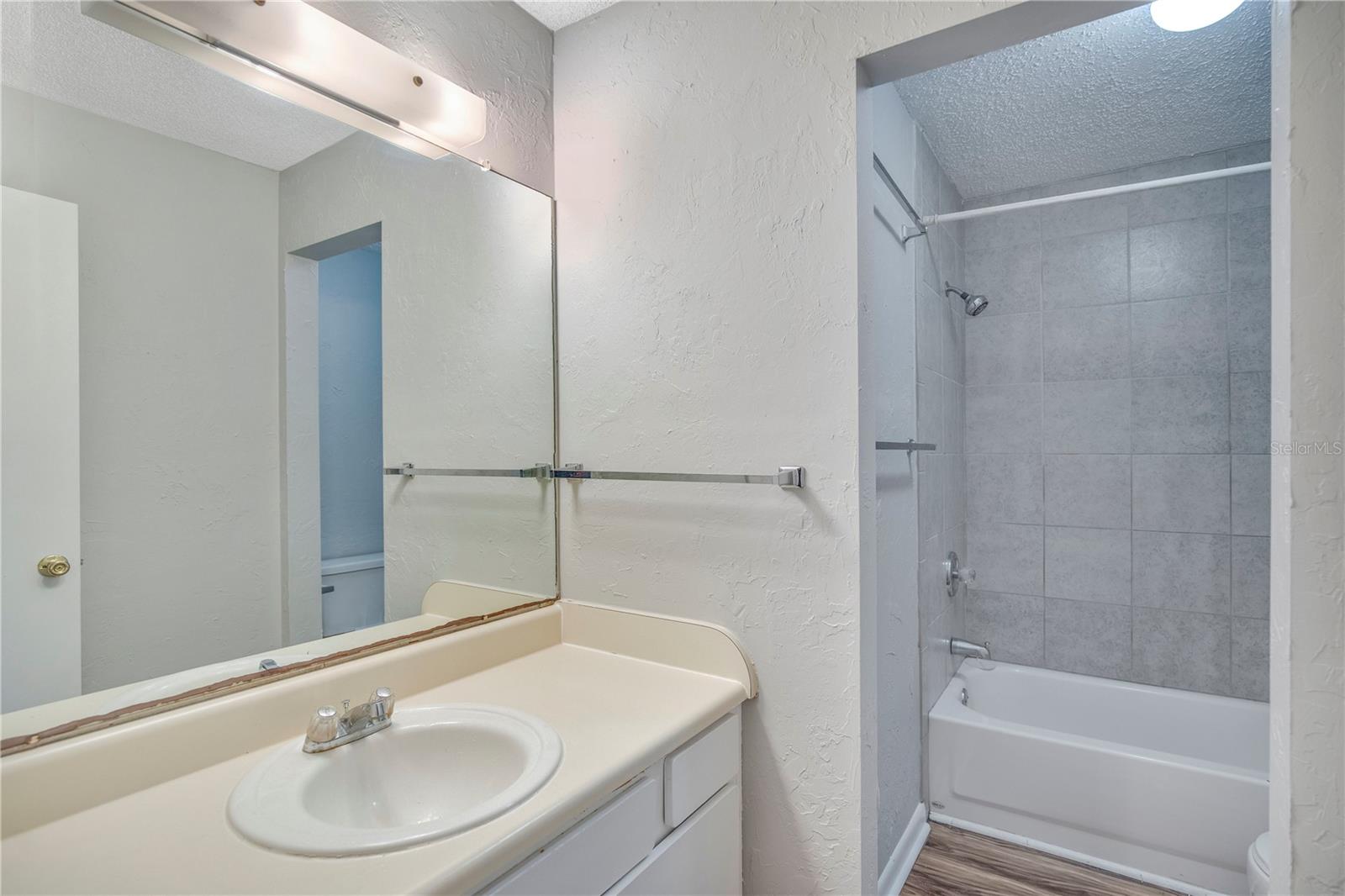 LA CITA SECTION 6 - Residential