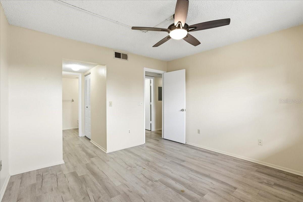 OAK FORREST - Residential