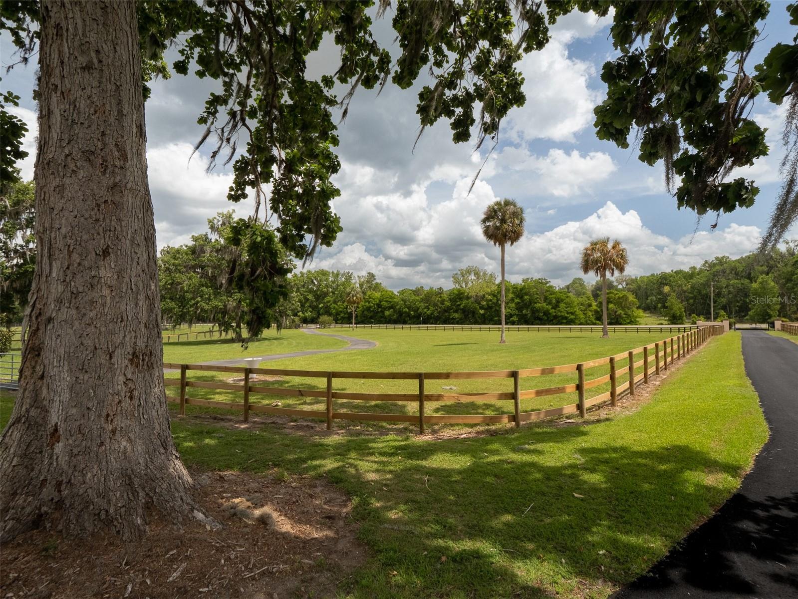 WINDSONG FARM - Residential