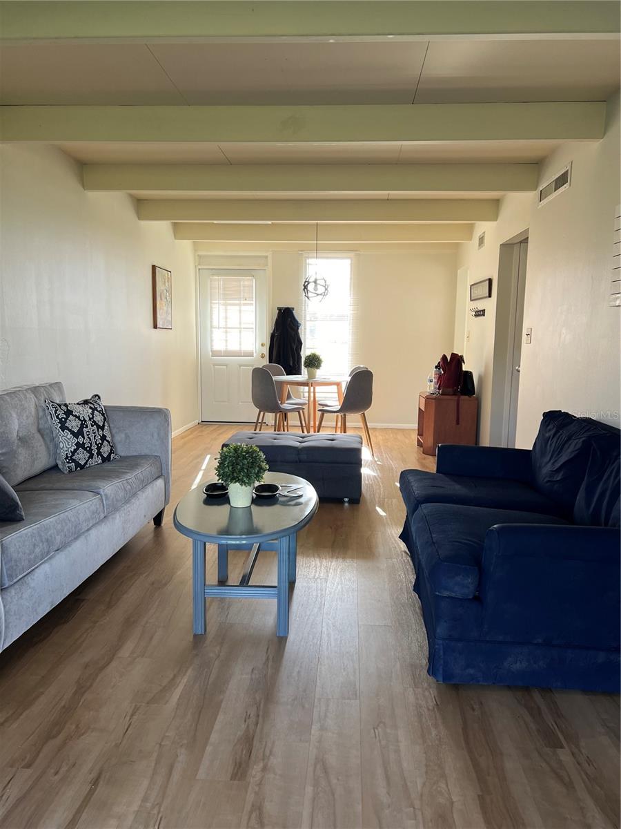 LAKESHORE CLUB - Residential