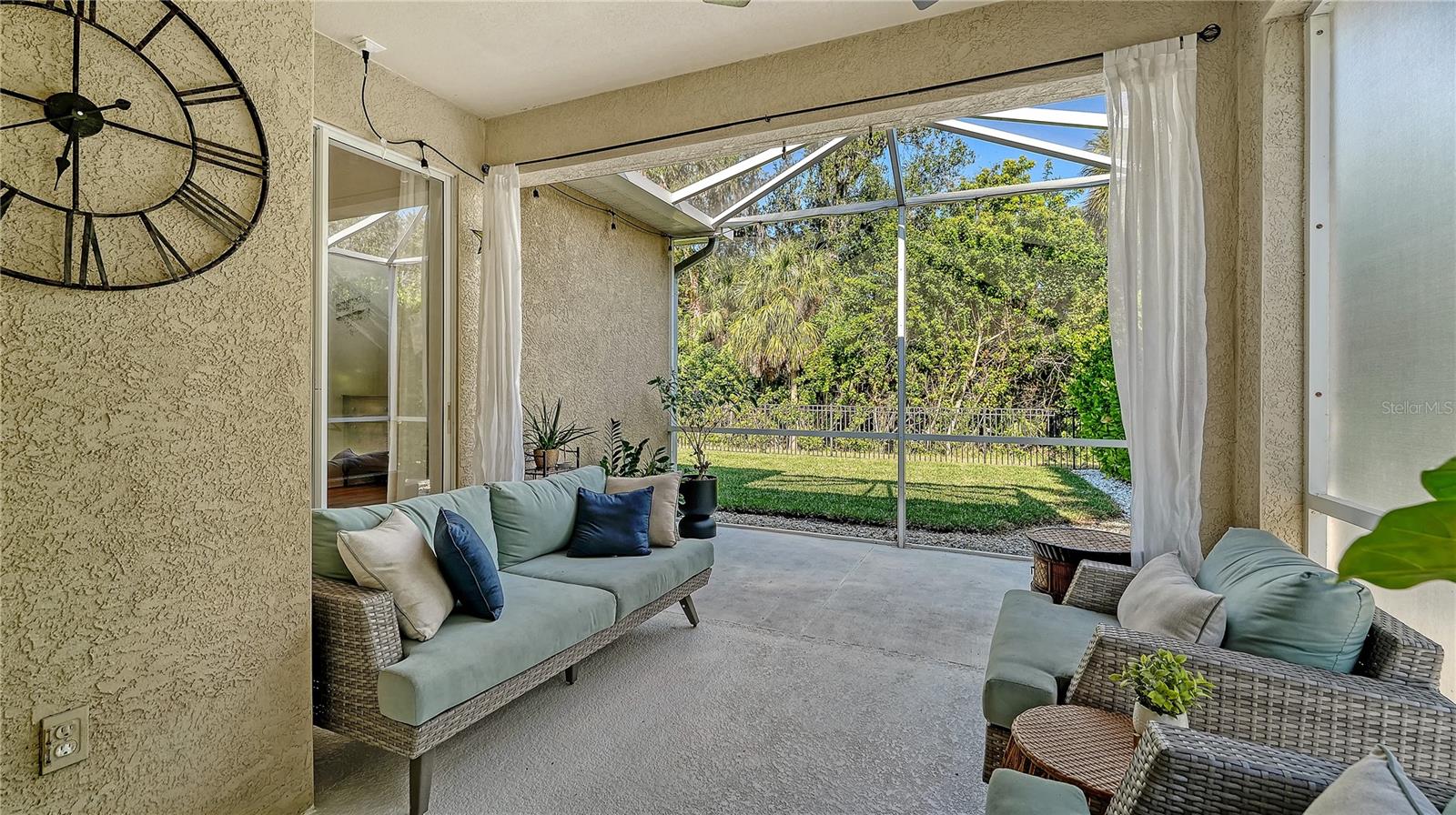 INDIGO RIDGE AT UNIVERSITY PLACE - Residential