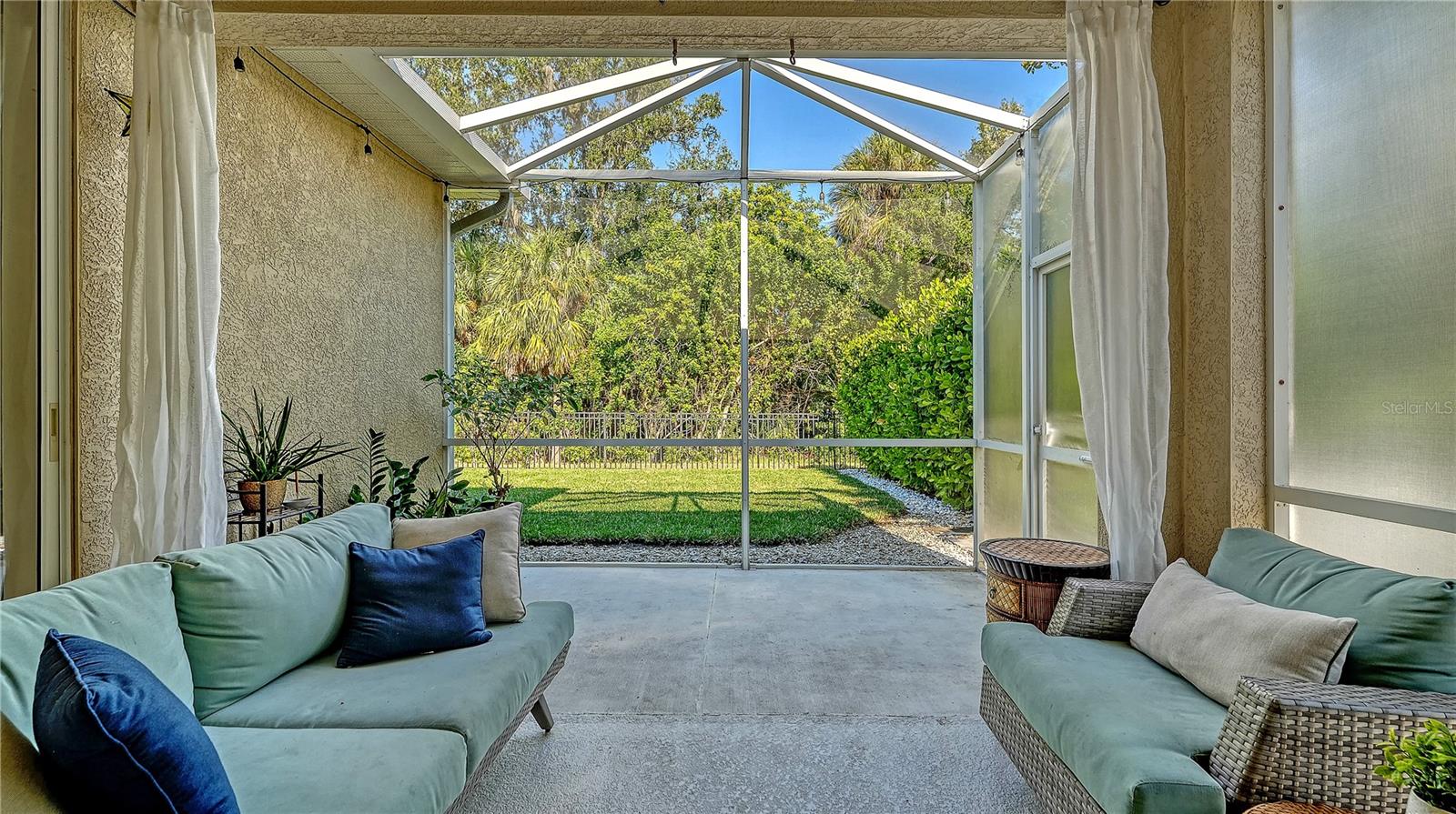 INDIGO RIDGE AT UNIVERSITY PLACE - Residential