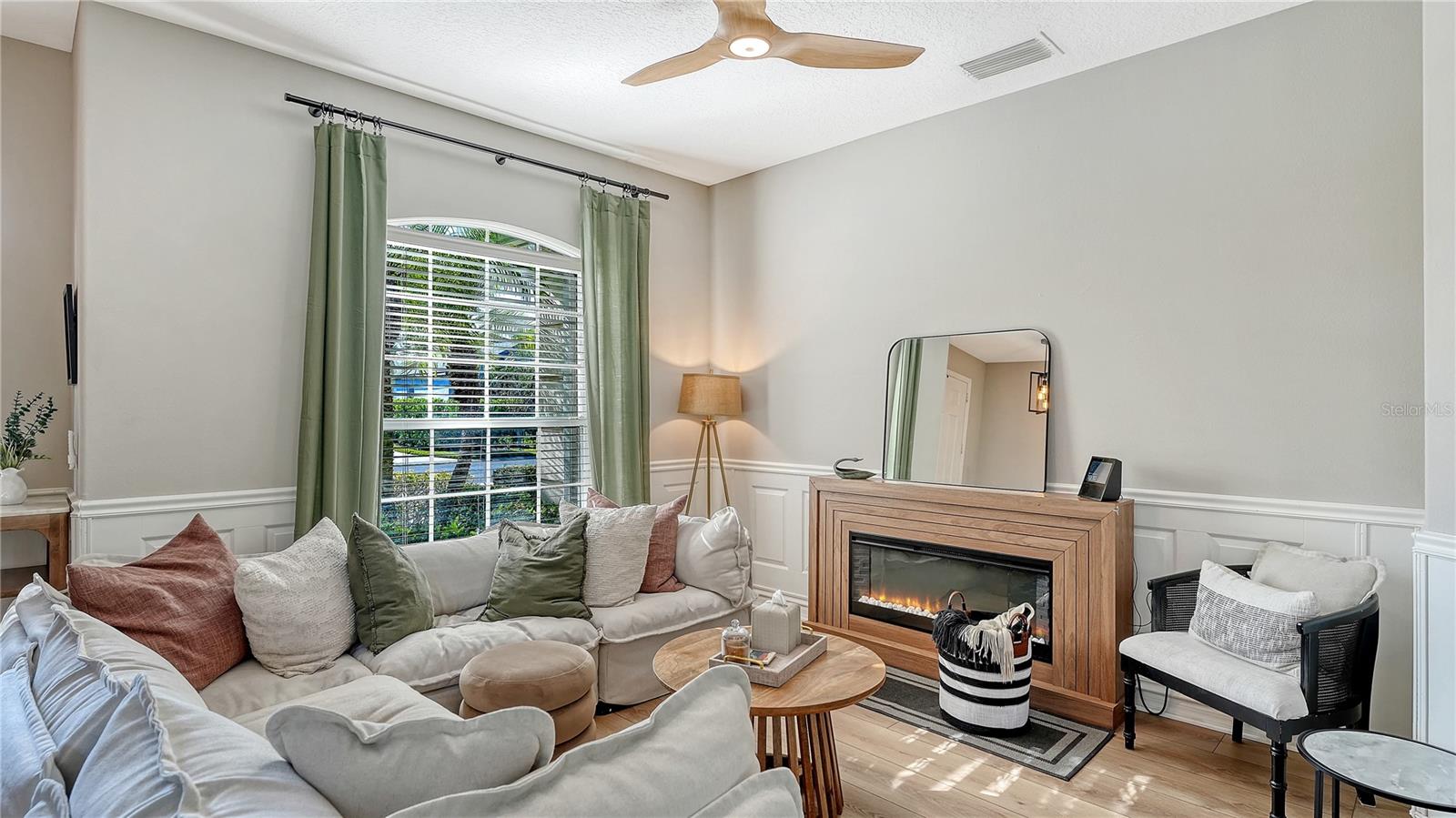 INDIGO RIDGE AT UNIVERSITY PLACE - Residential