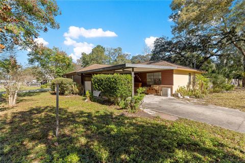 Photo of 3725 NE 18th Avenue, Ocala, FL 34479 (MLS # OM706558)