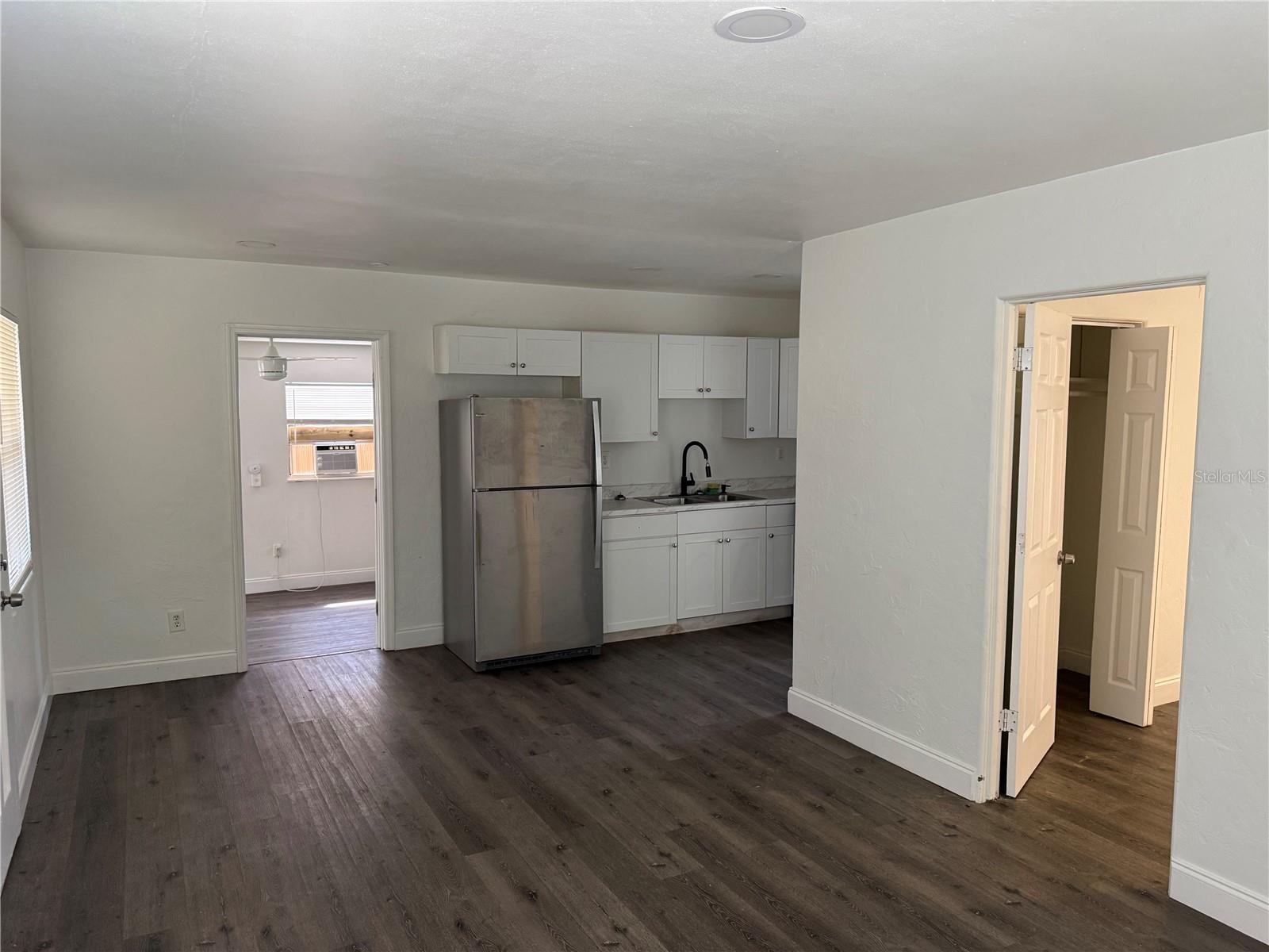 BACK BAY MANOR 3 - Residential