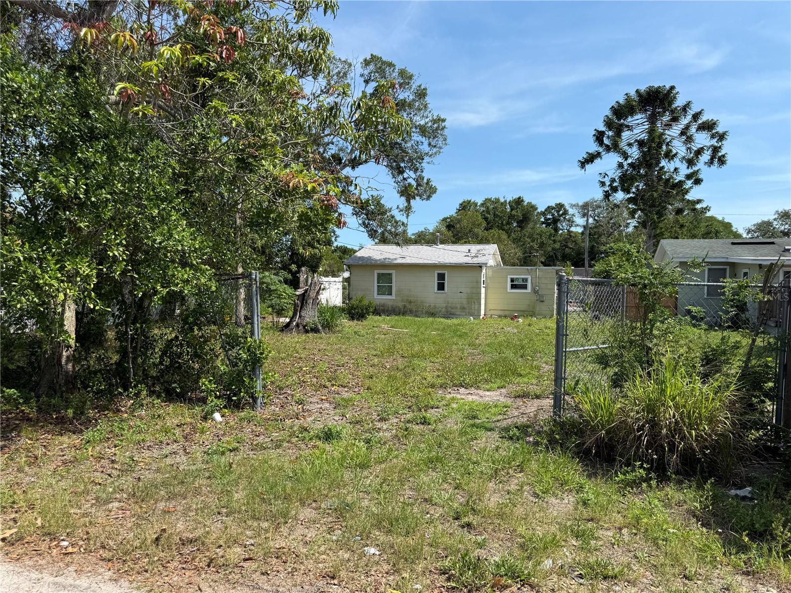 BACK BAY MANOR 3 - Residential