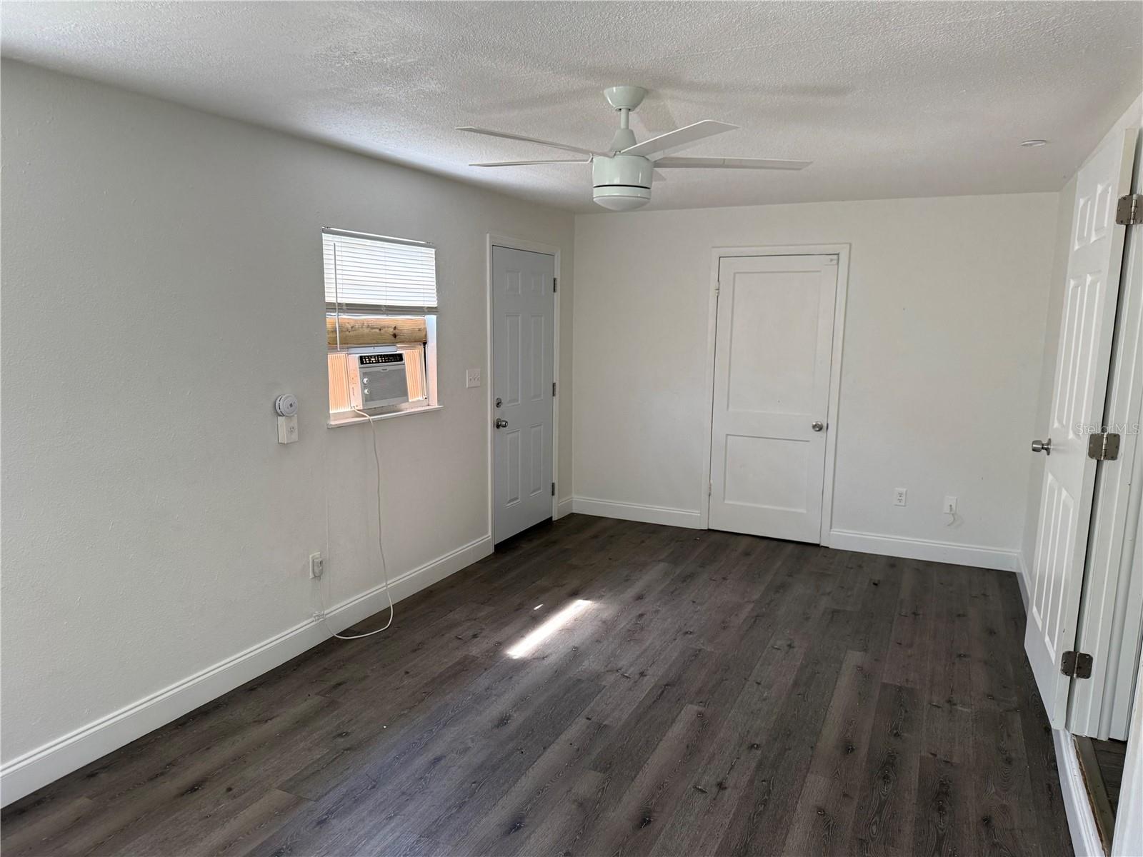 BACK BAY MANOR 3 - Residential