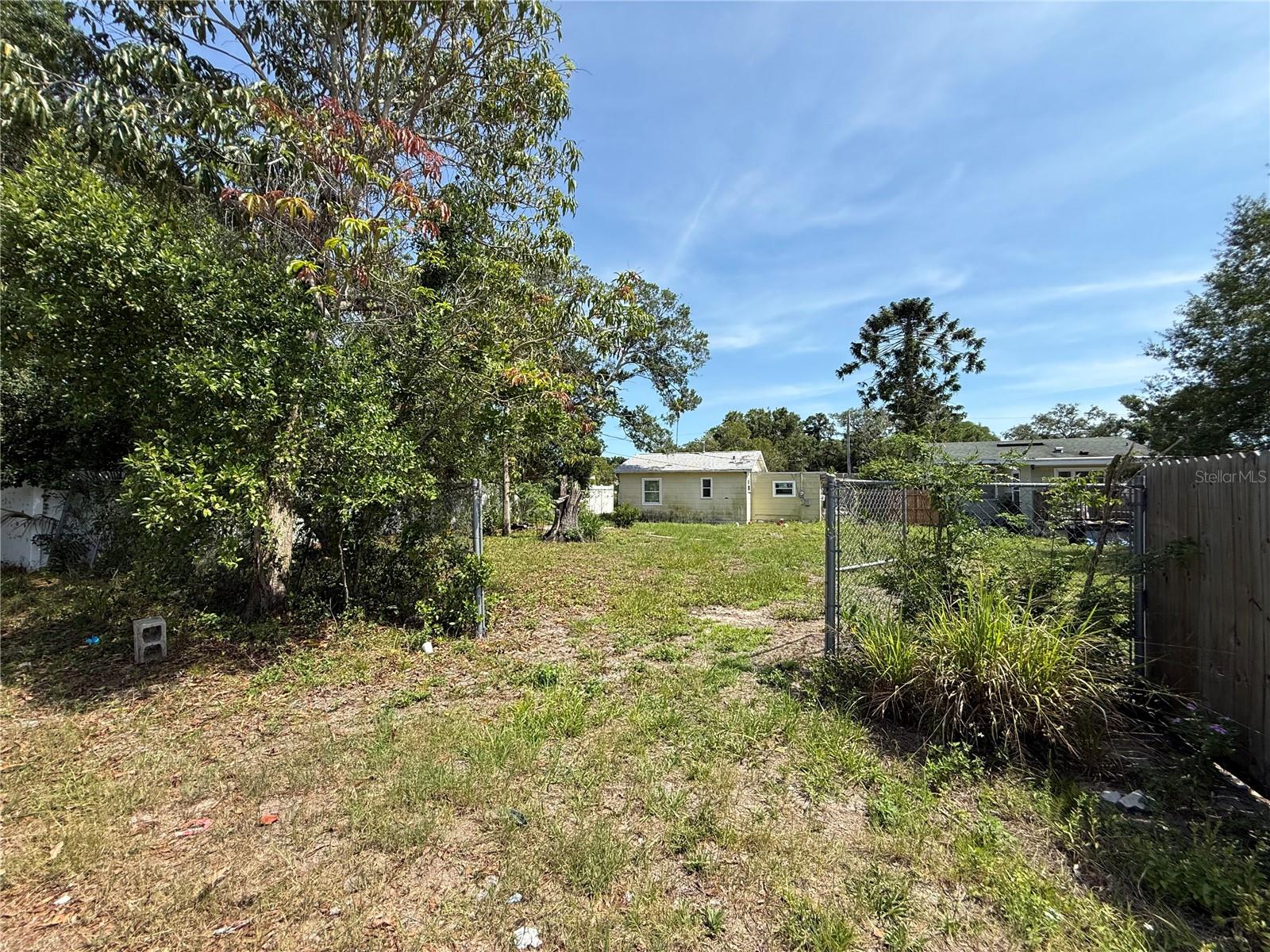 BACK BAY MANOR 3 - Residential