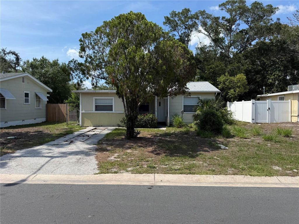 Photo of 4621 17th Avenue S, St Petersburg, FL 33711 (MLS # TB8509263)