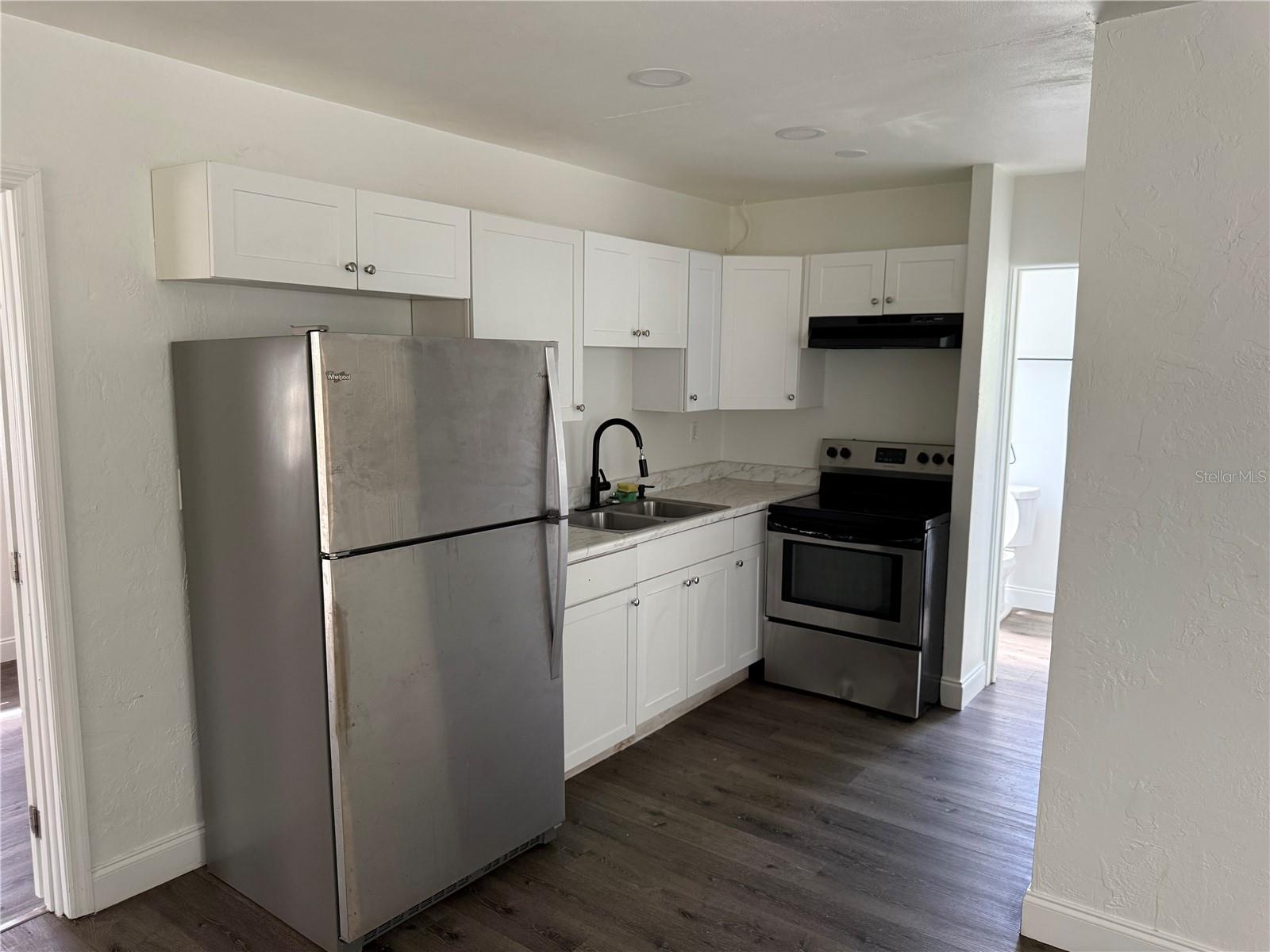 BACK BAY MANOR 3 - Residential