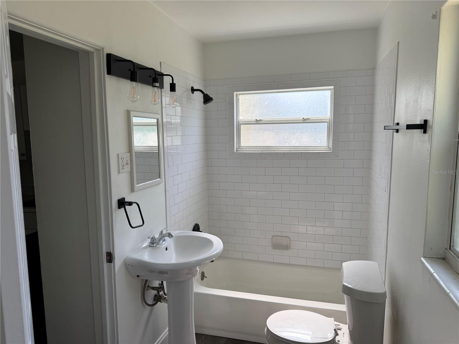 BACK BAY MANOR 3 - Residential