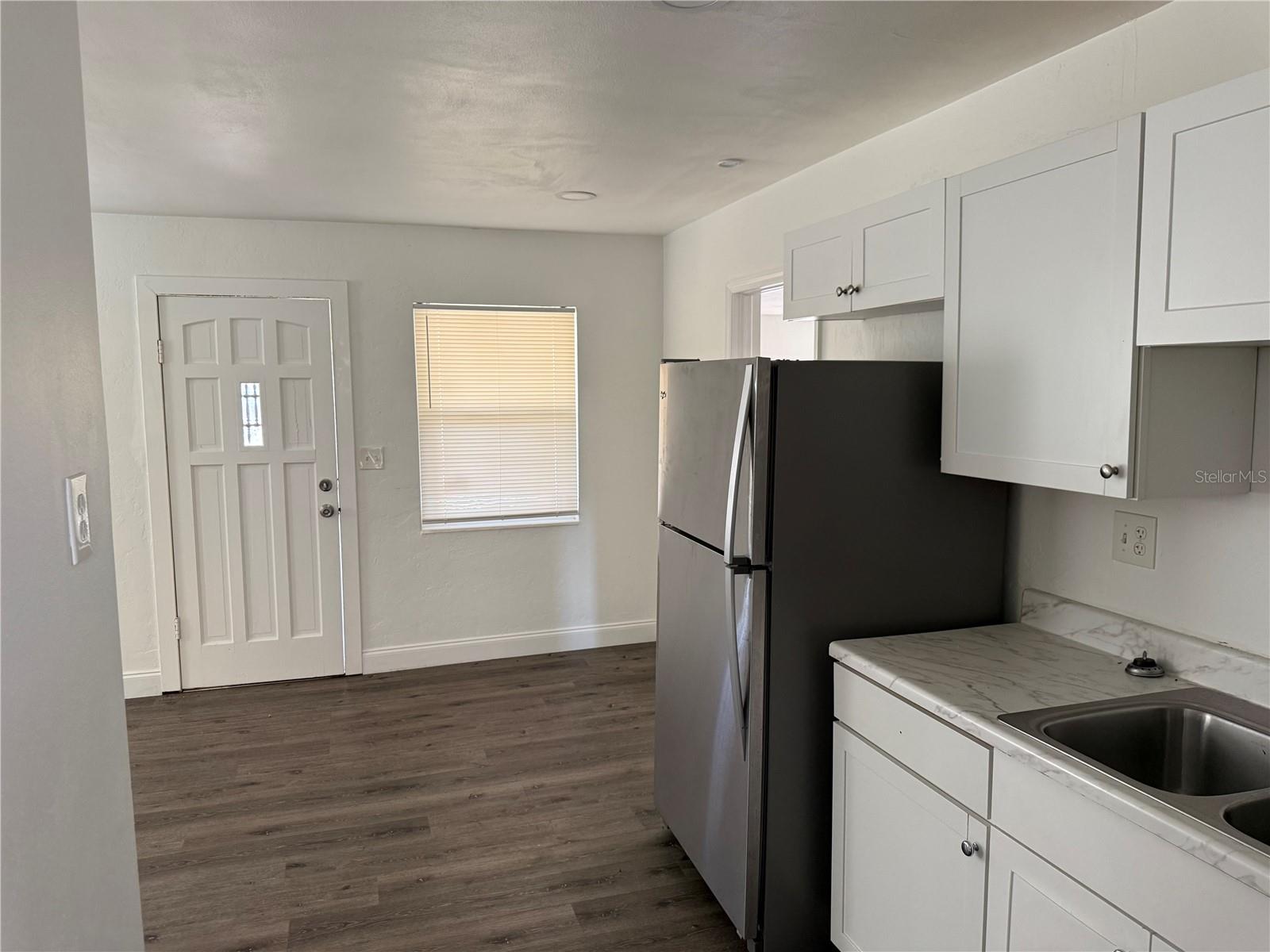BACK BAY MANOR 3 - Residential