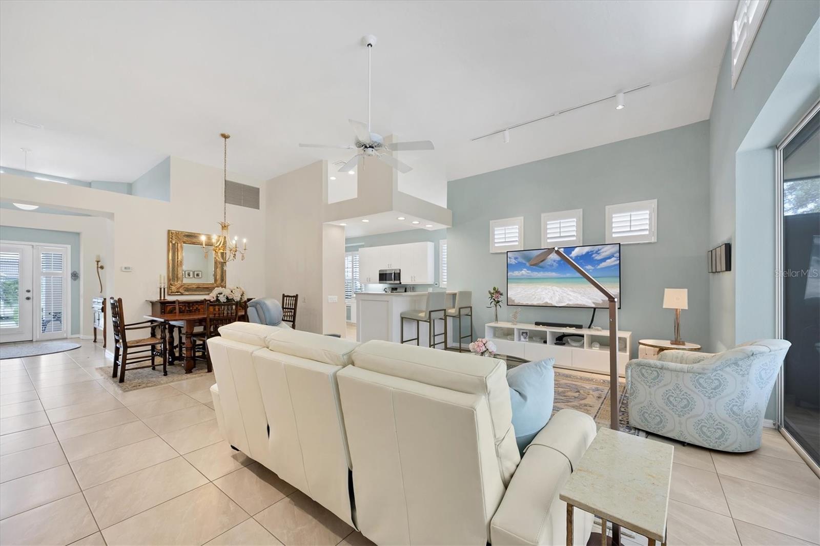 UNIVERSITY PARK COUNTRY CLUB - Residential