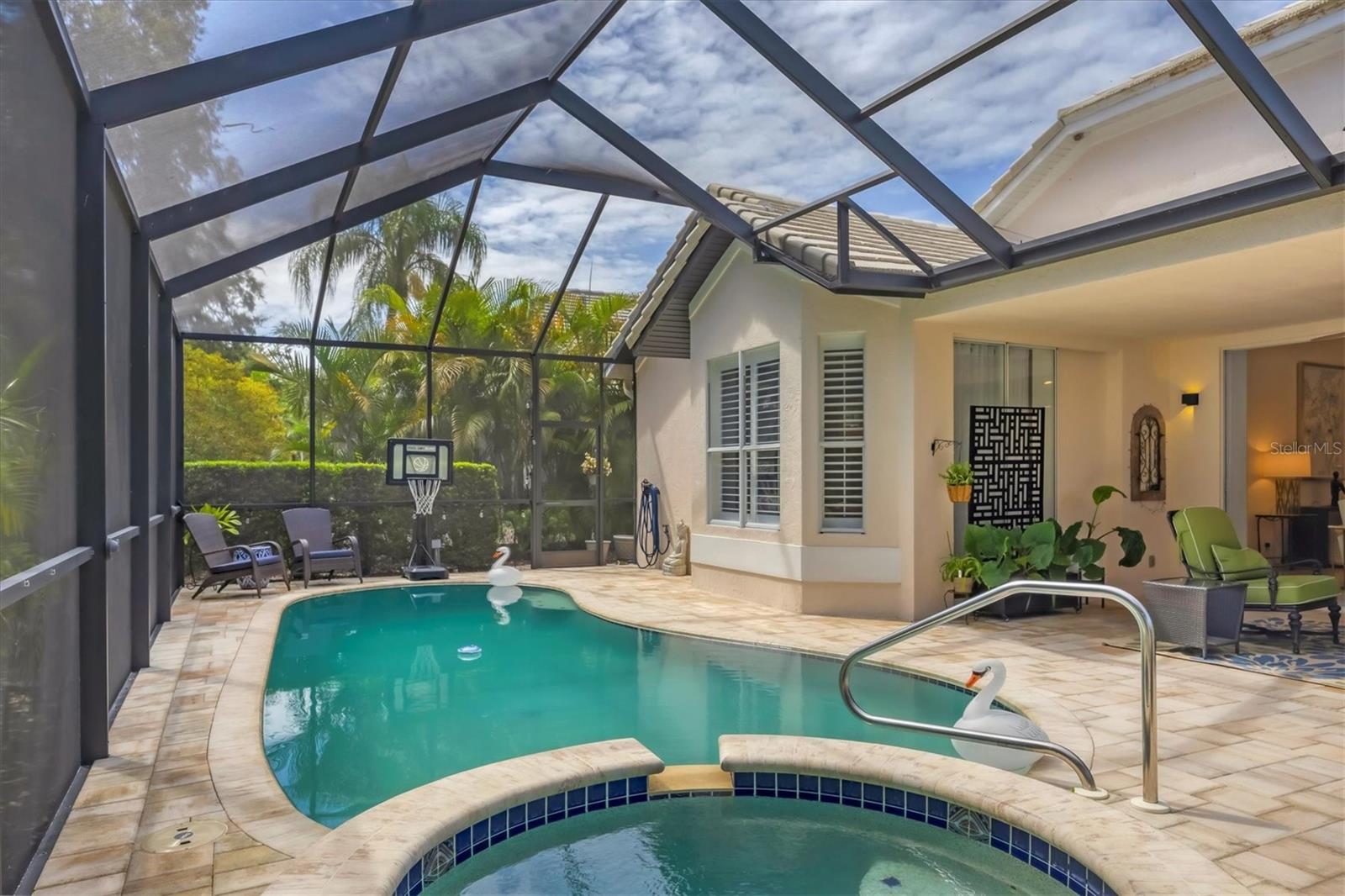 UNIVERSITY PARK COUNTRY CLUB - Residential