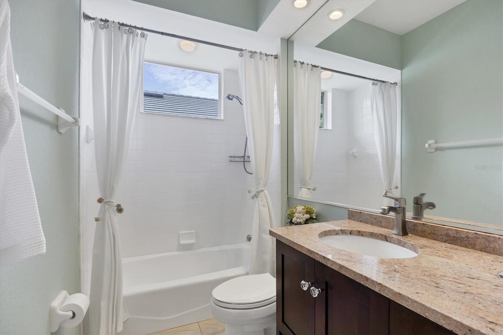 UNIVERSITY PARK COUNTRY CLUB - Residential
