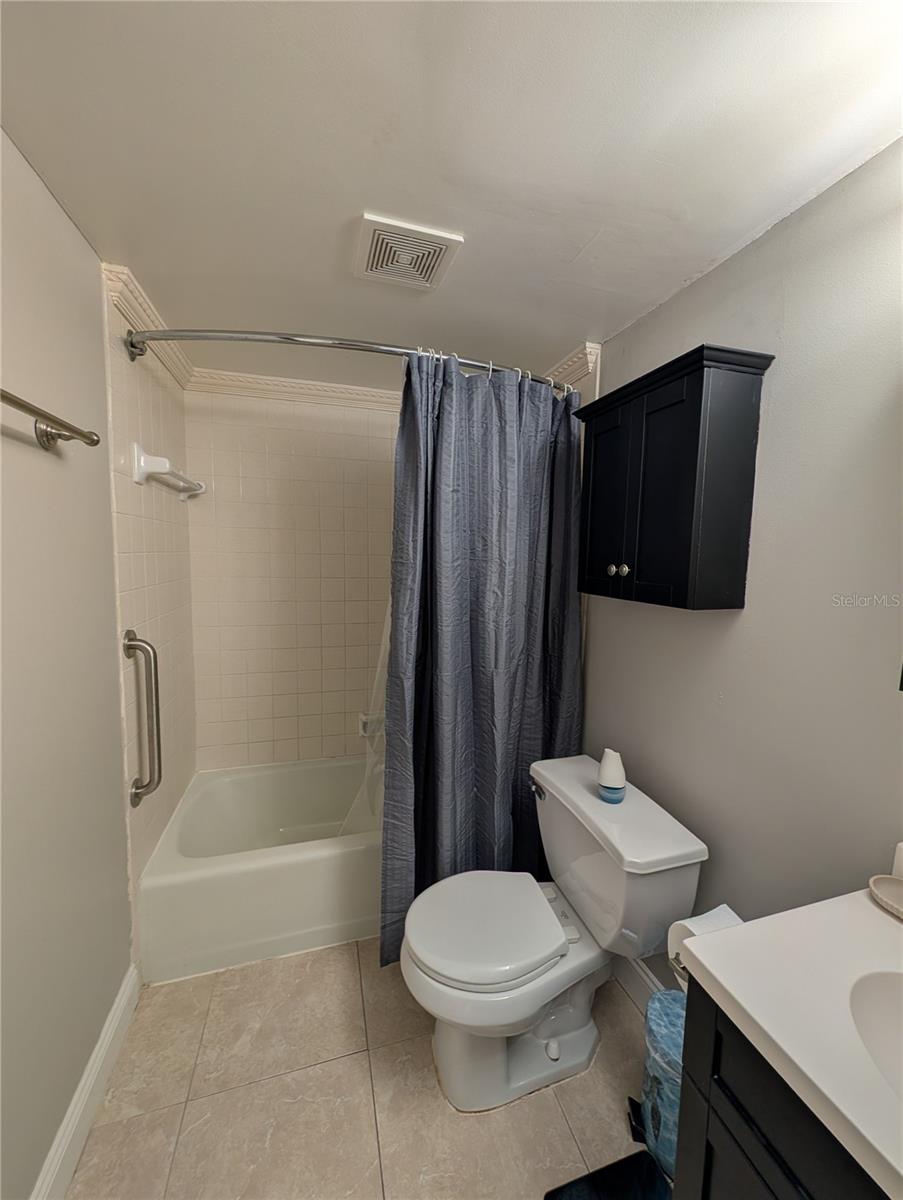 DOLPHIN COVE CLEARWATER - Residential Lease