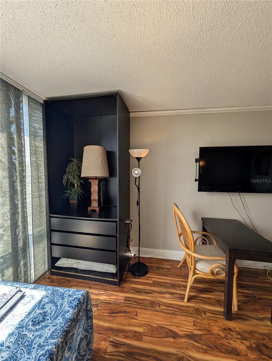 DOLPHIN COVE CLEARWATER - Residential Lease