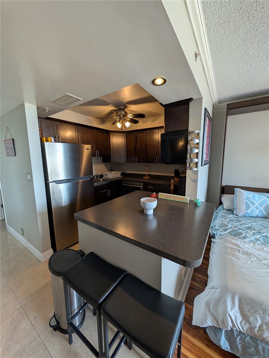 DOLPHIN COVE CLEARWATER - Residential Lease