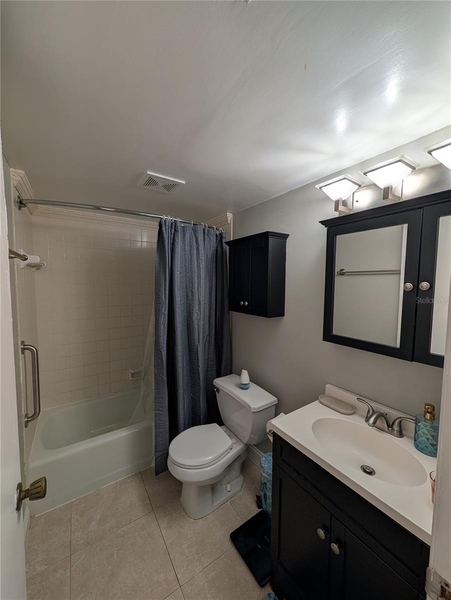 DOLPHIN COVE CLEARWATER - Residential Lease